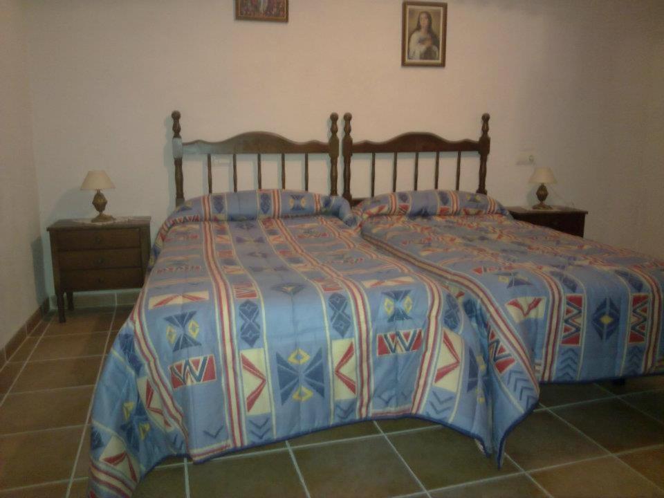 Cave (6 Adults)  - Photo 1