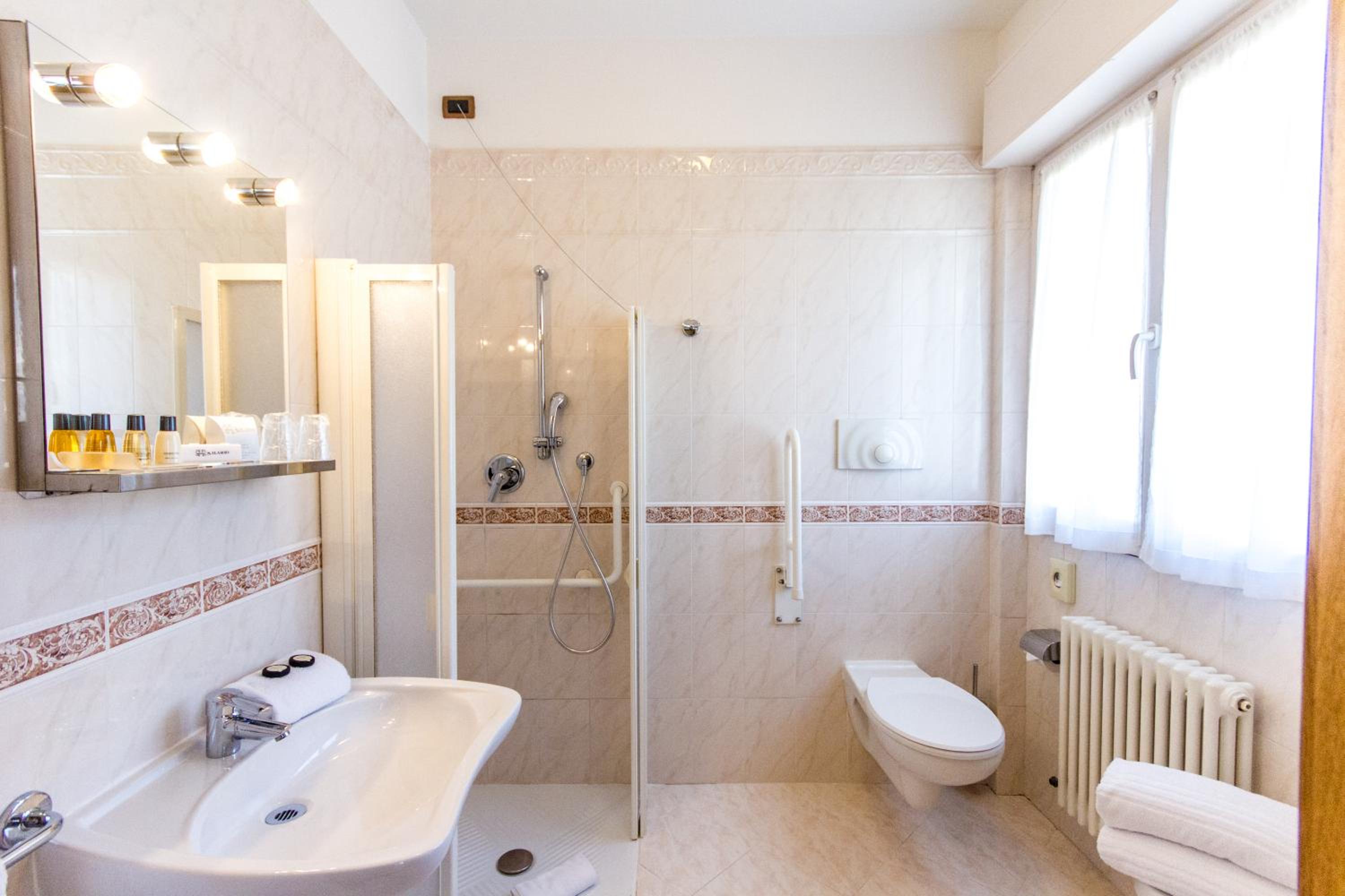 Superior Double Room - Photo 8