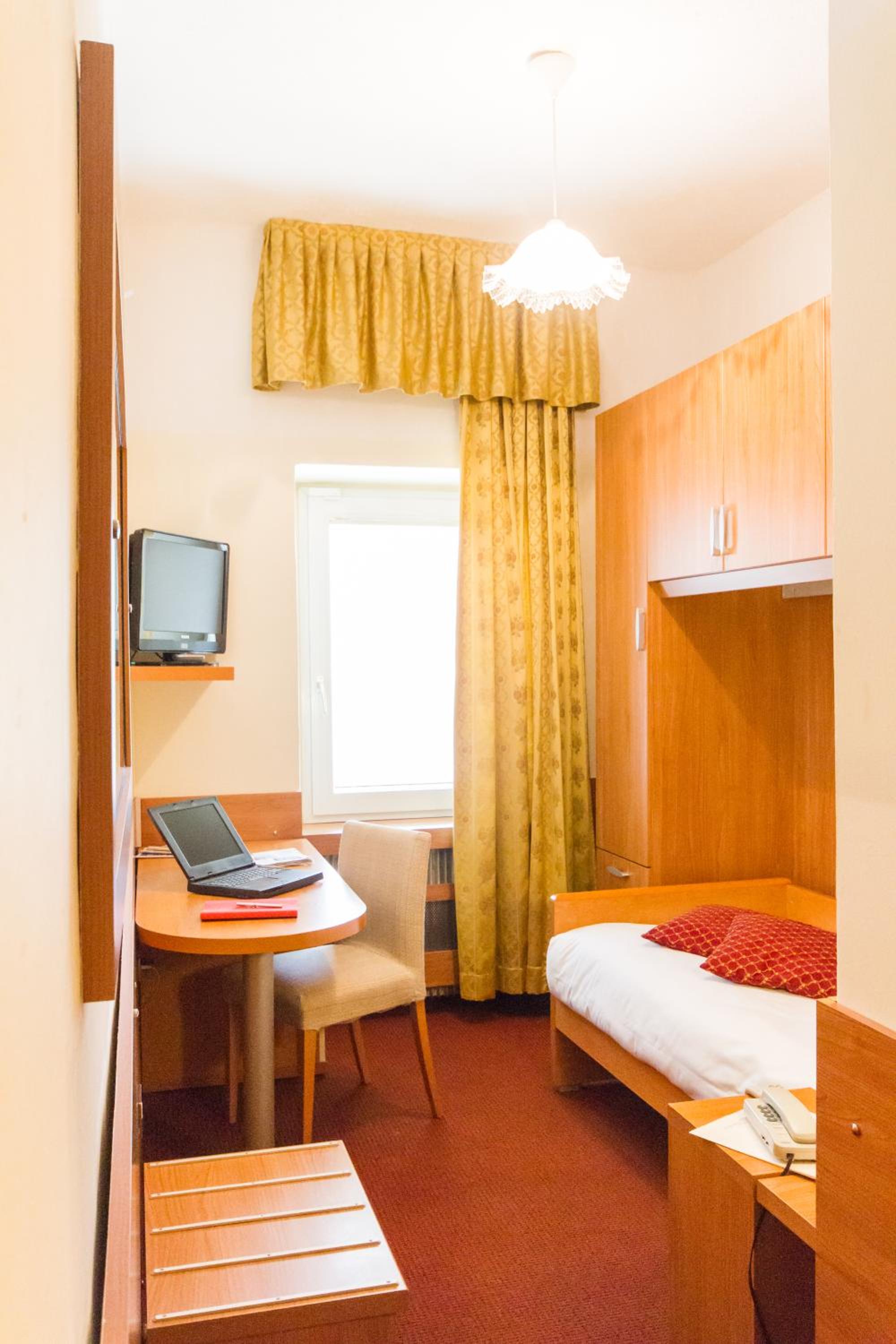 Single Room photo 1