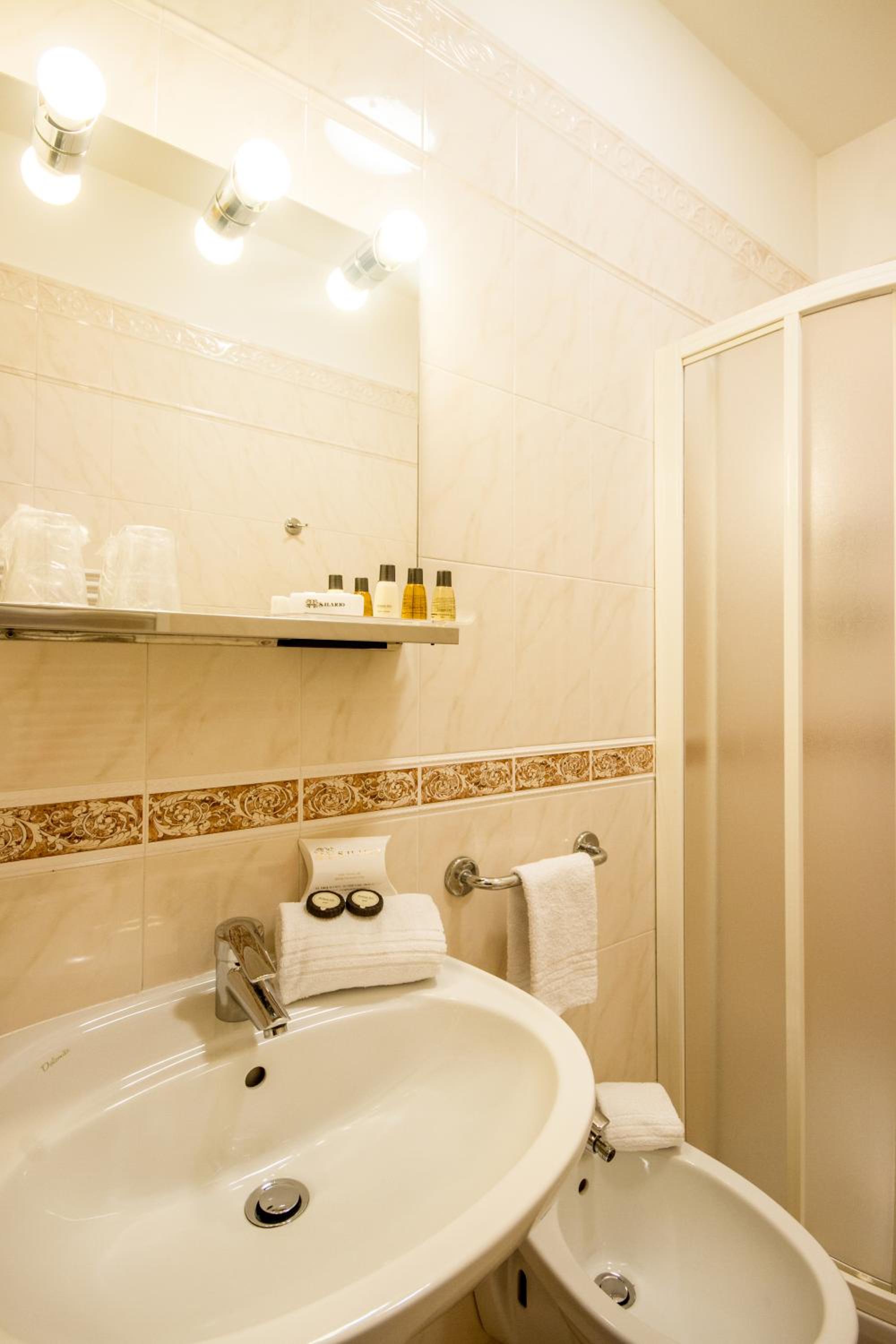 Superior Triple Room - Photo 7