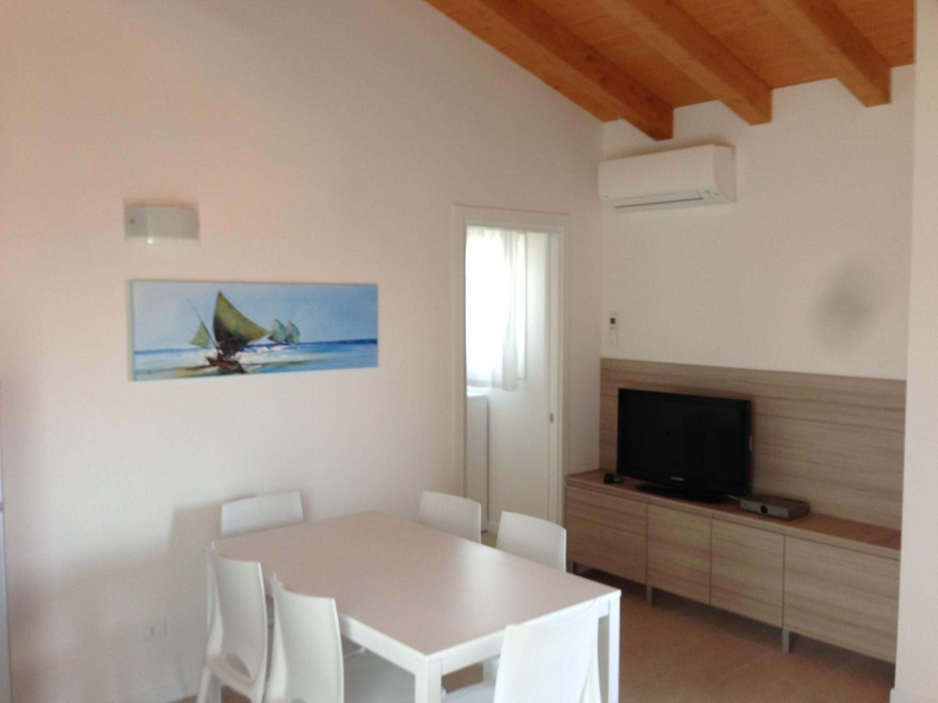 Two-Bedroom Apartment (6 Adults) - Photo 1