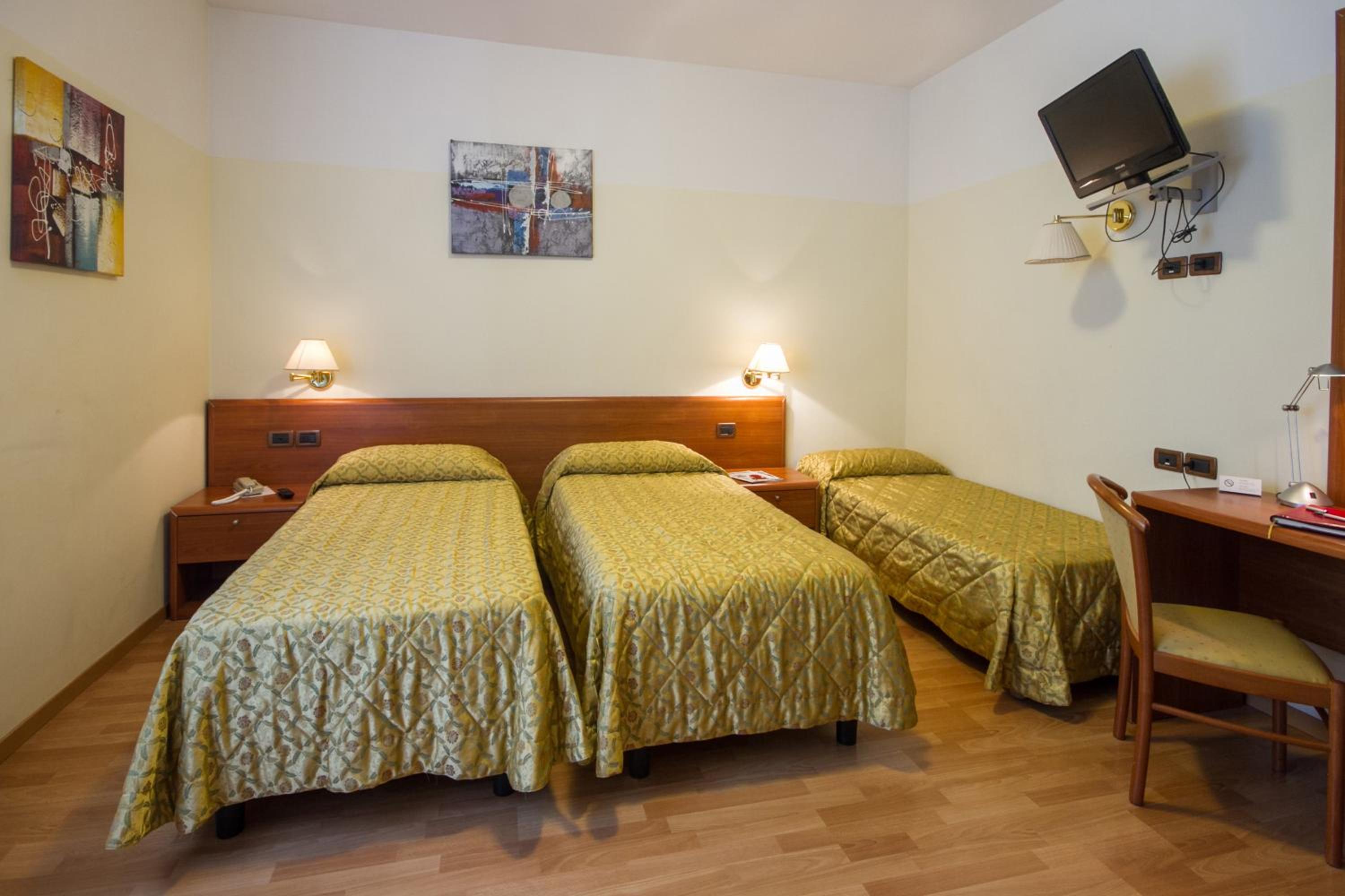 Superior Triple Room - Photo 3