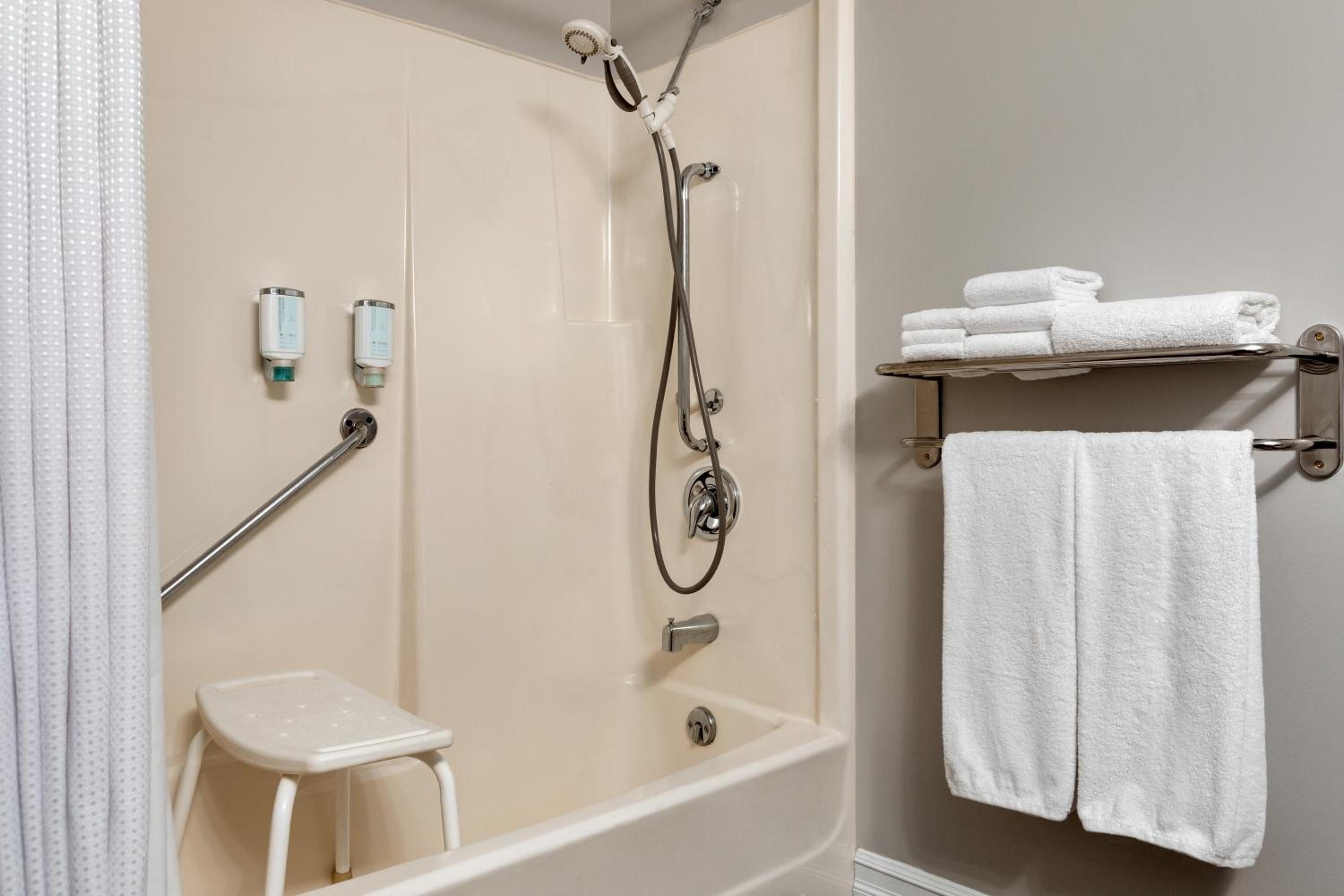 King Room - Mobility Access/Ground Floor/Non-Smoking photo 3