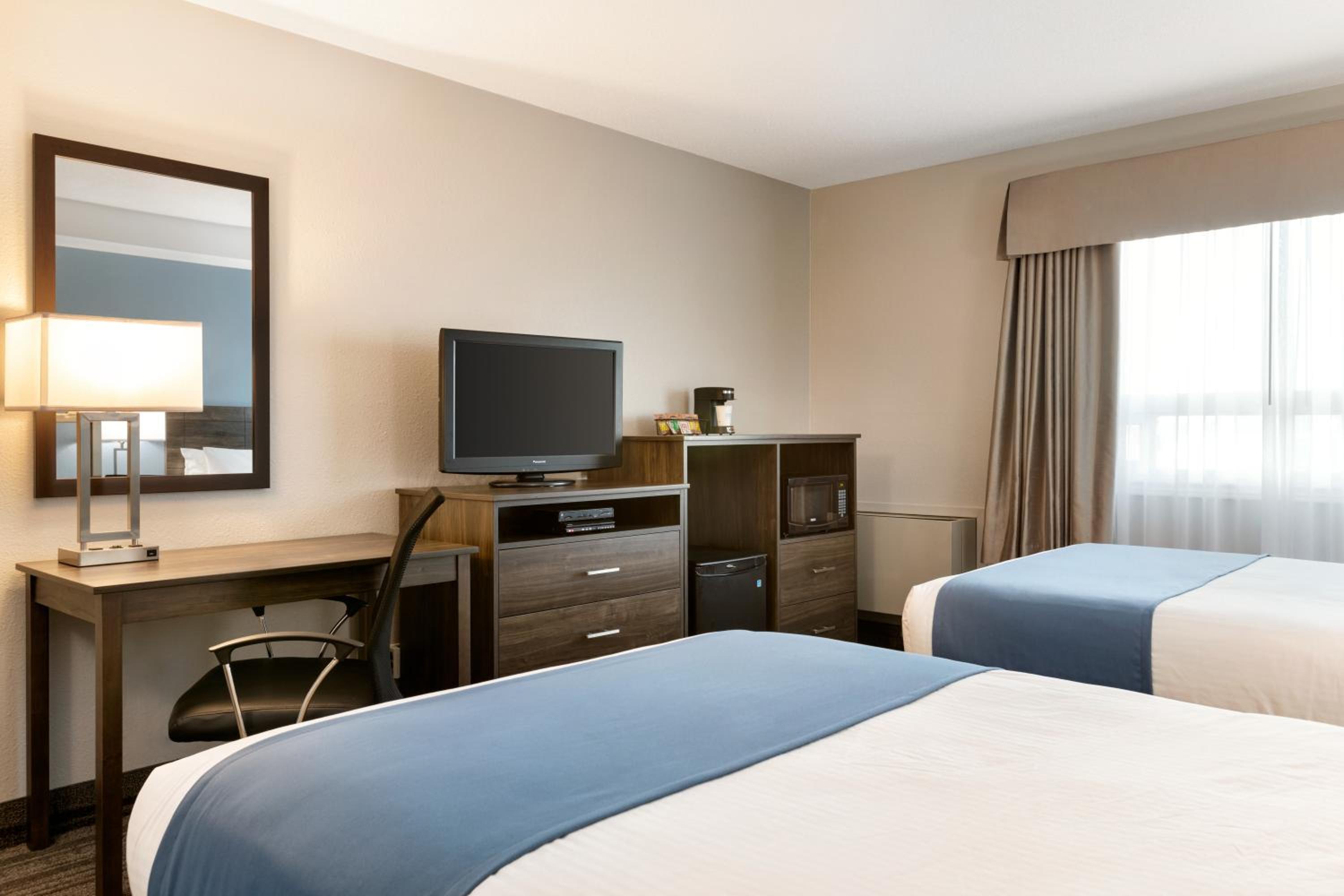 Double Room with Two Double Beds - Ground Floor - Non-Smoking - Photo 1