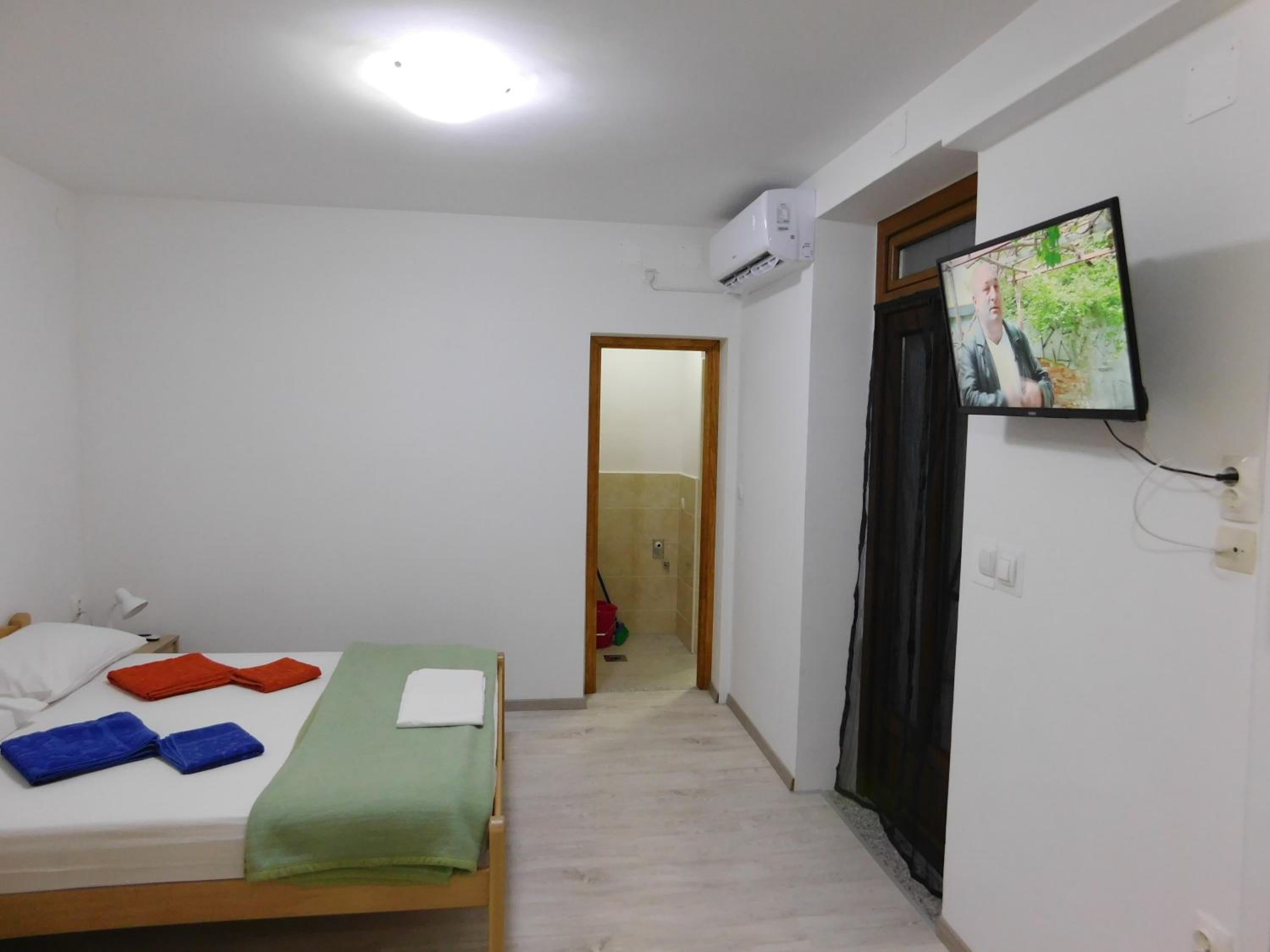 Studio Apartment - Photo 7