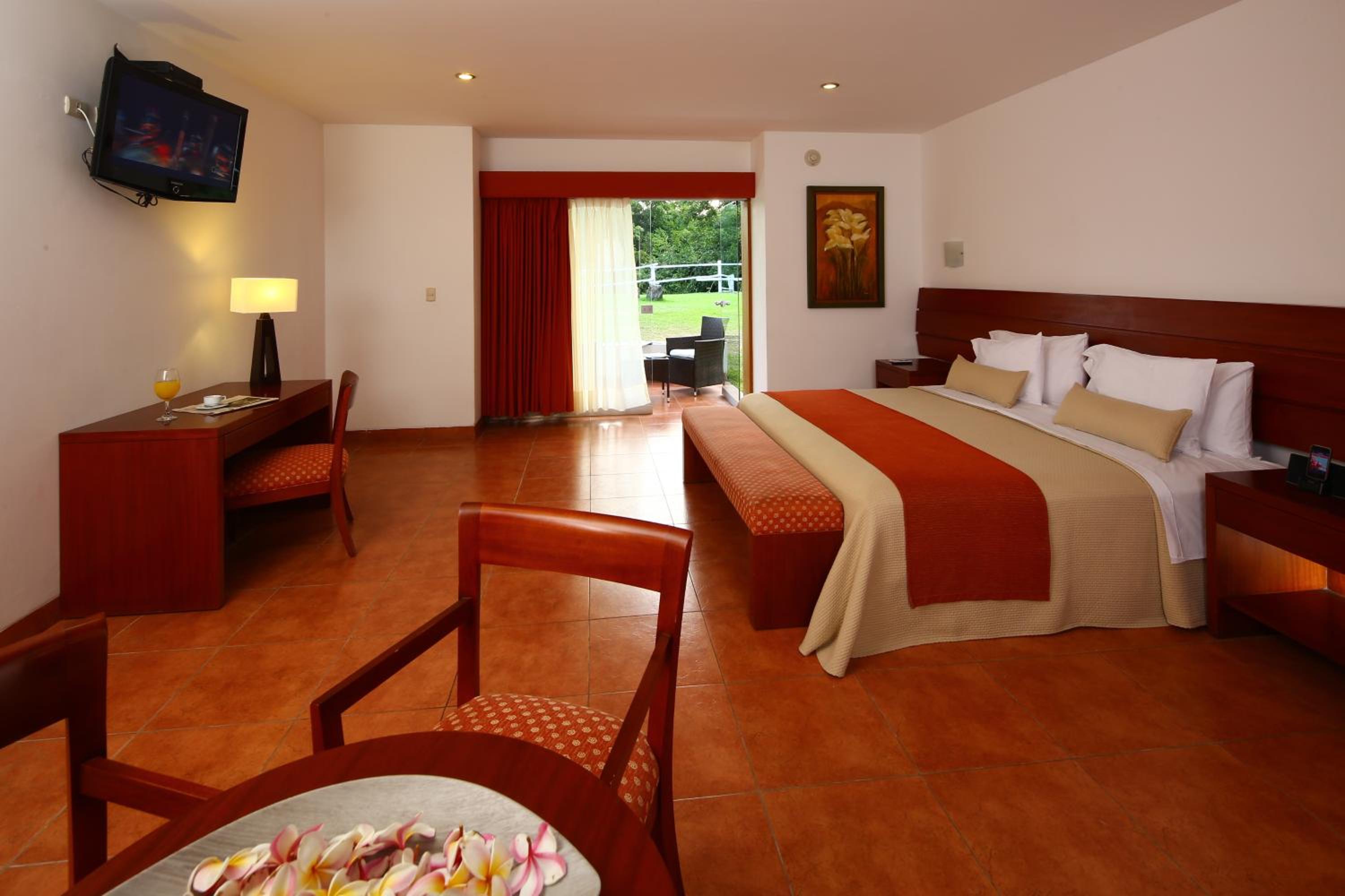 Superior King Room - Photo 1