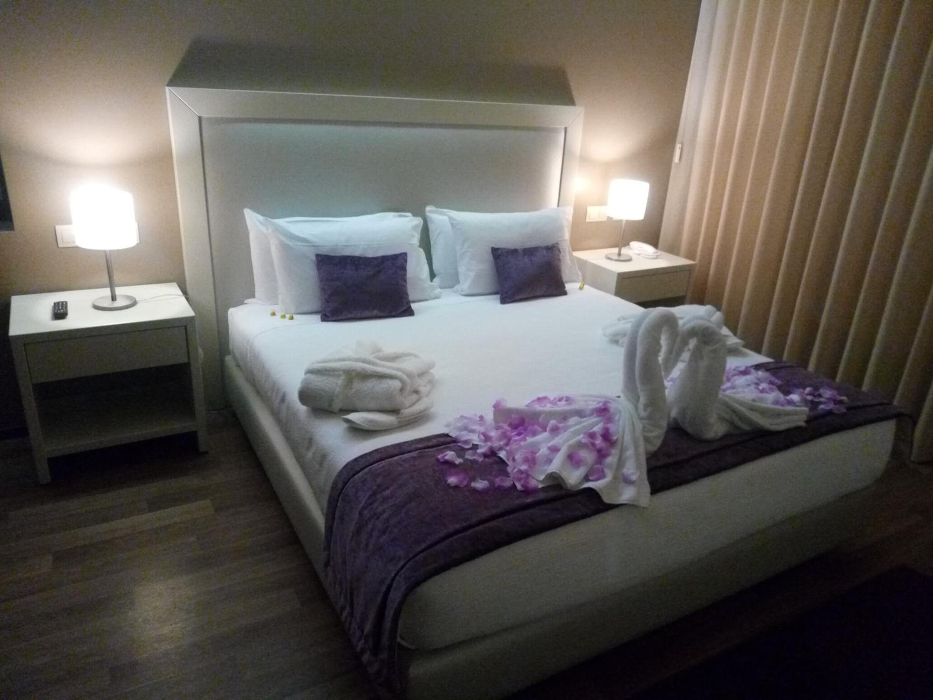 Double or Twin Room City View with Romantic Package