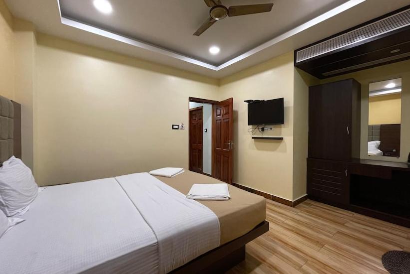 Deluxe Double Room with Balcony photo 1