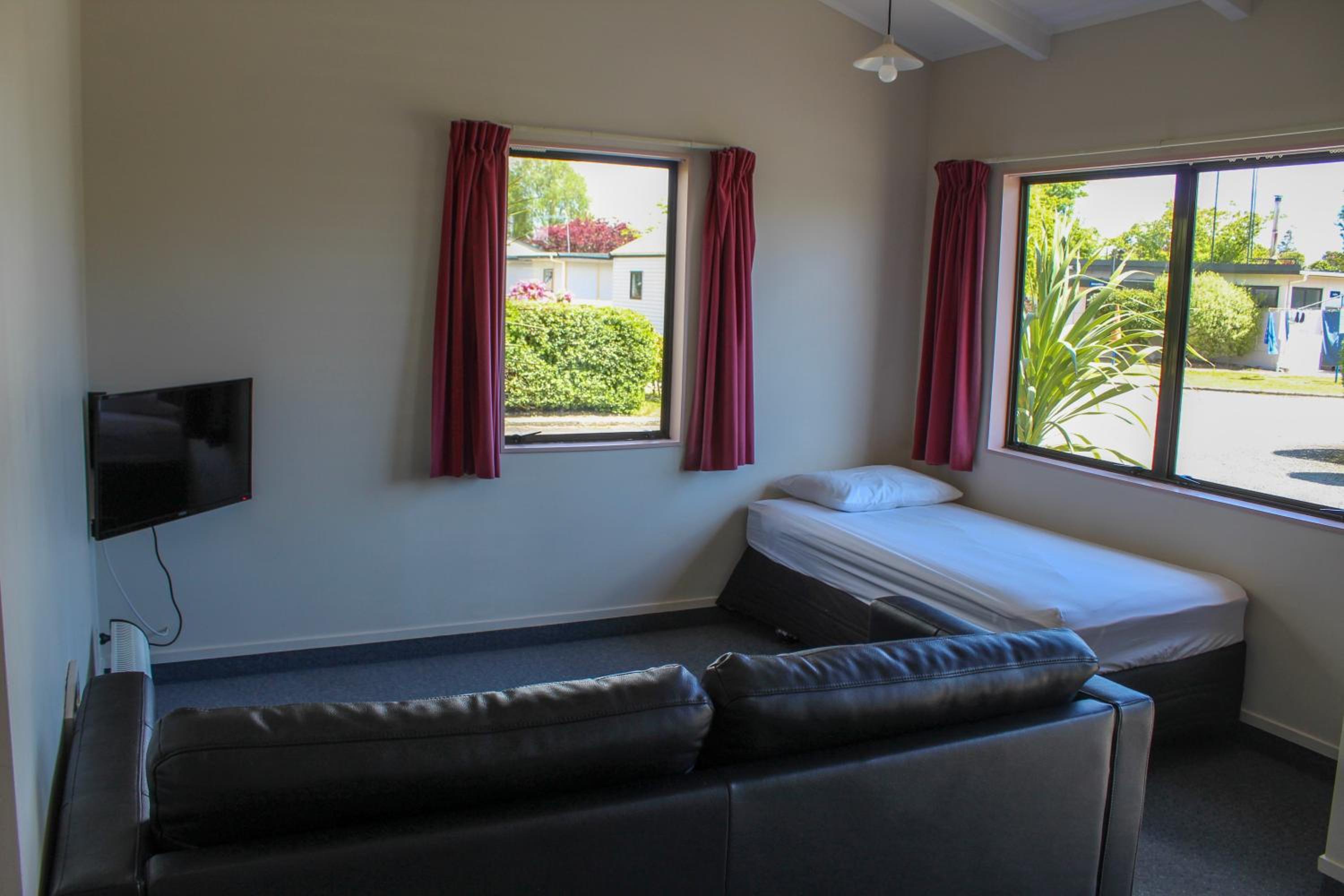 1 Bedroom Ensuite Motel Style Unit photo 2