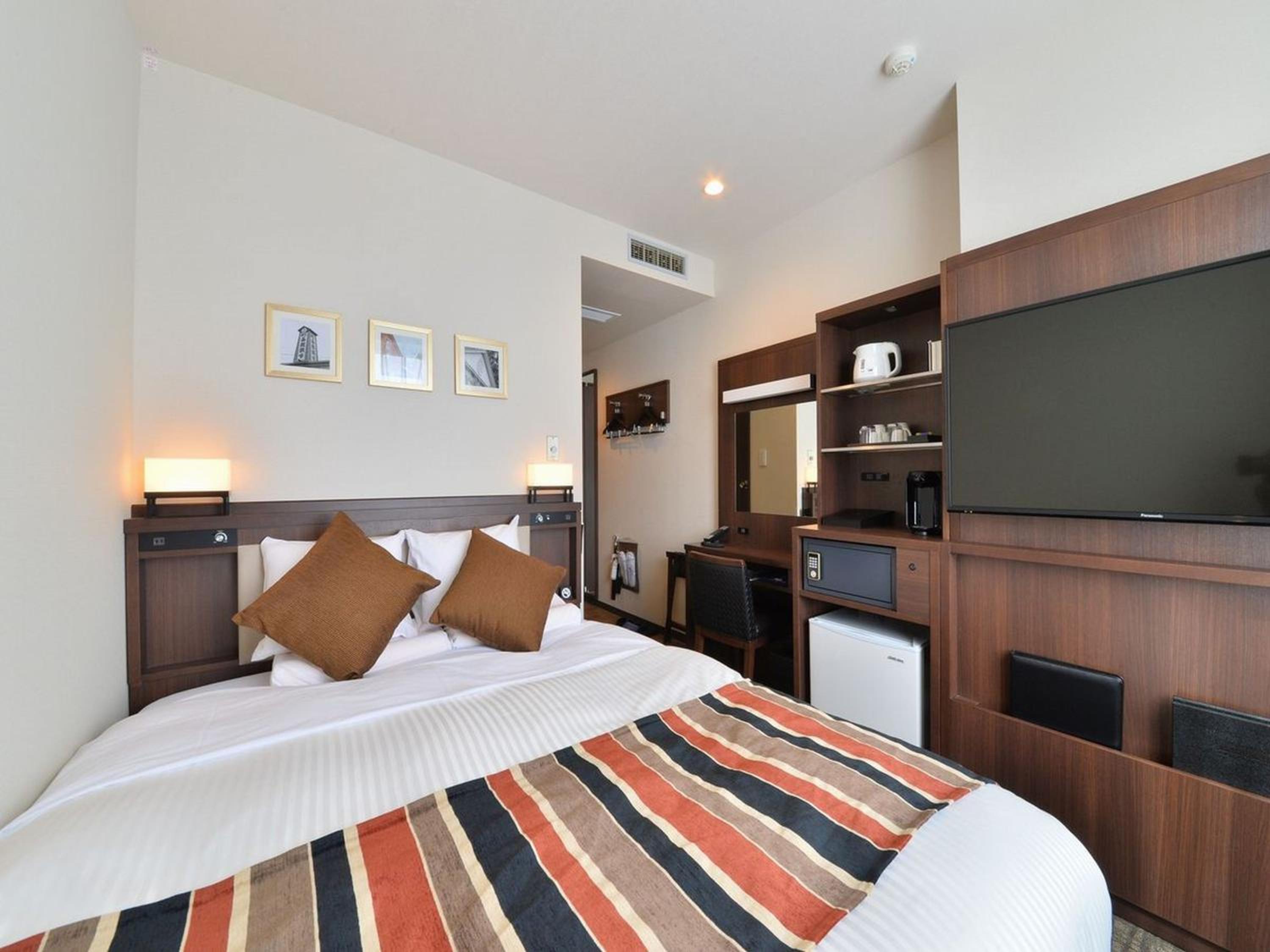 Standard Queen Room