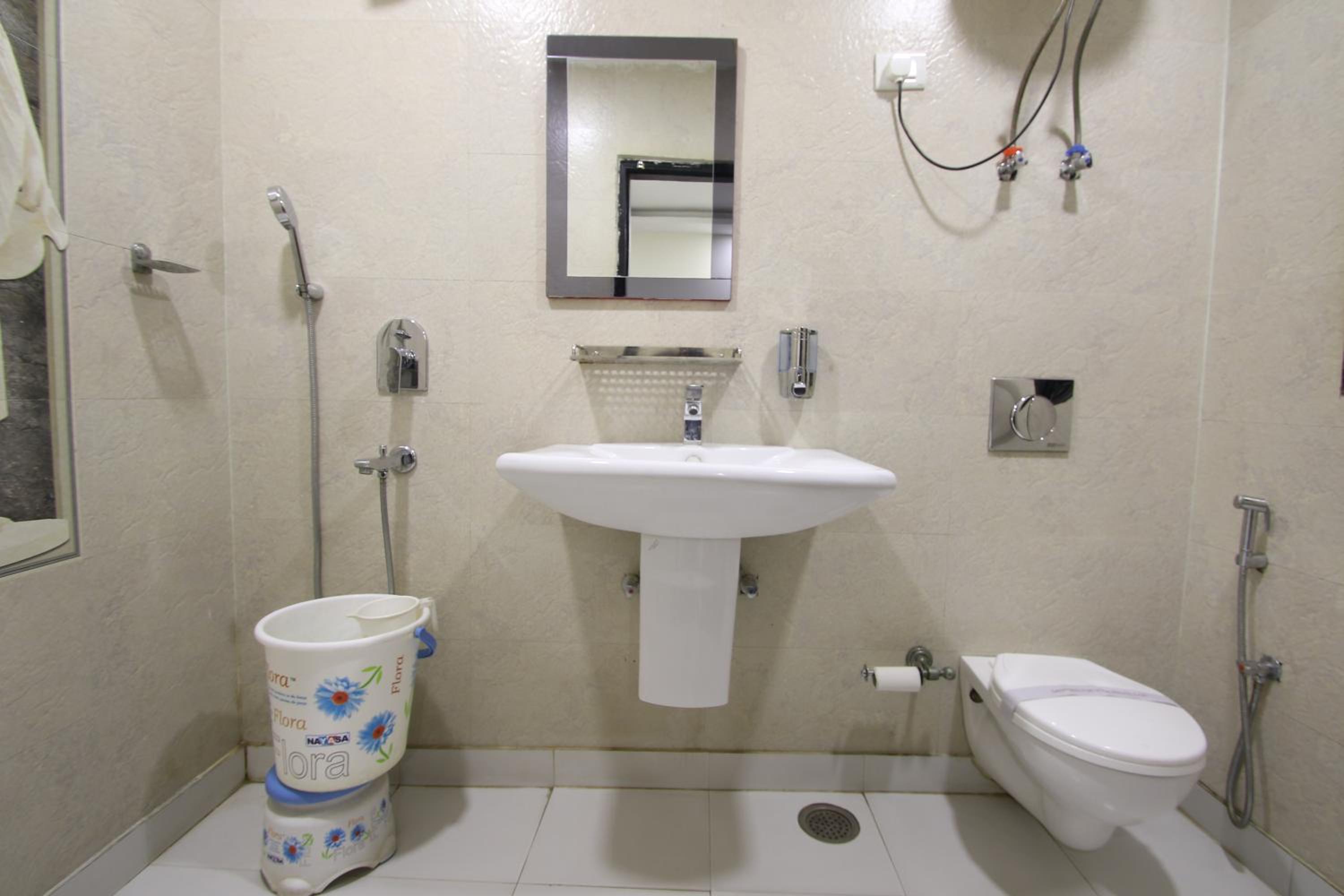 Deluxe Room - Photo 12