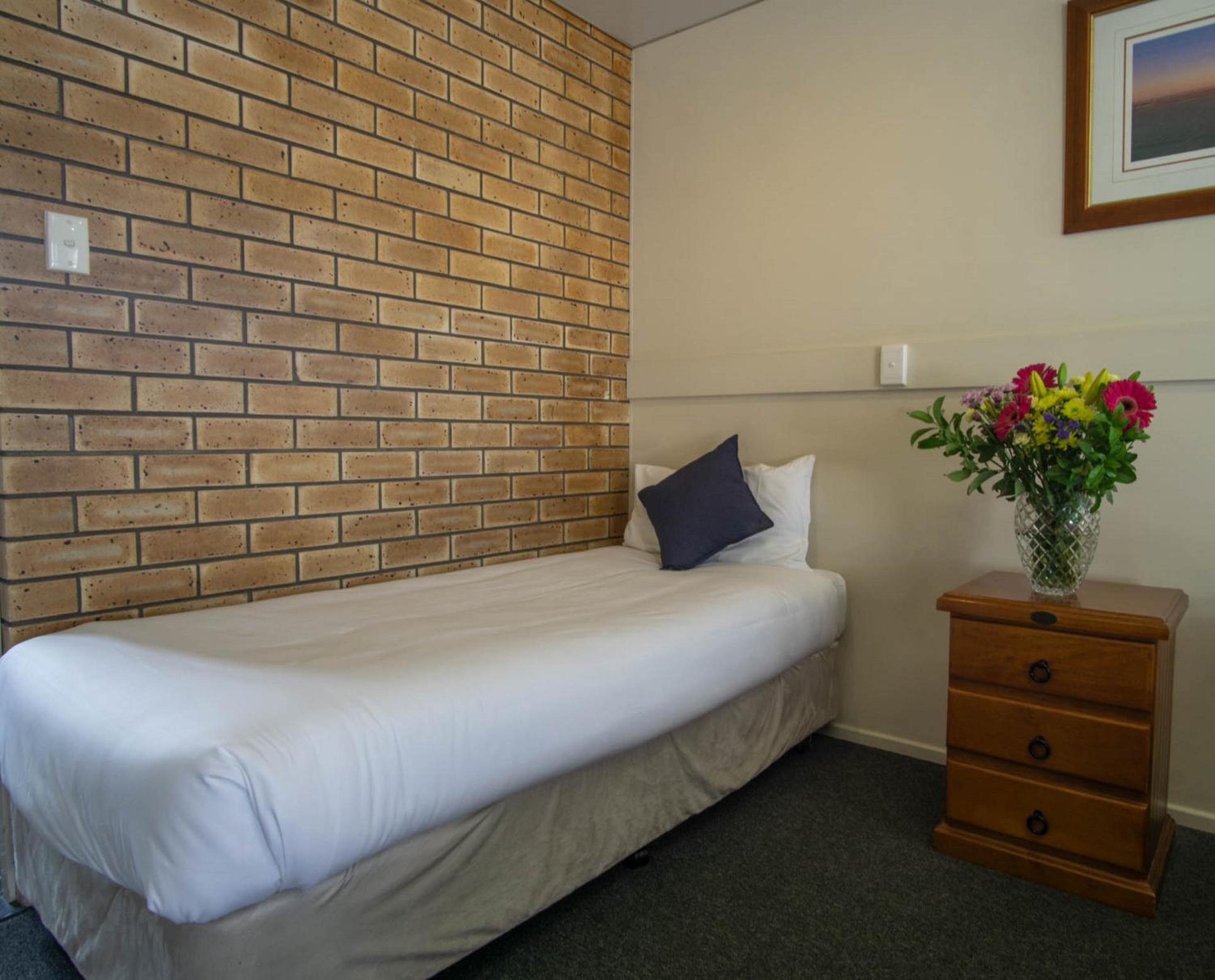 Standard Twin Room photo 3