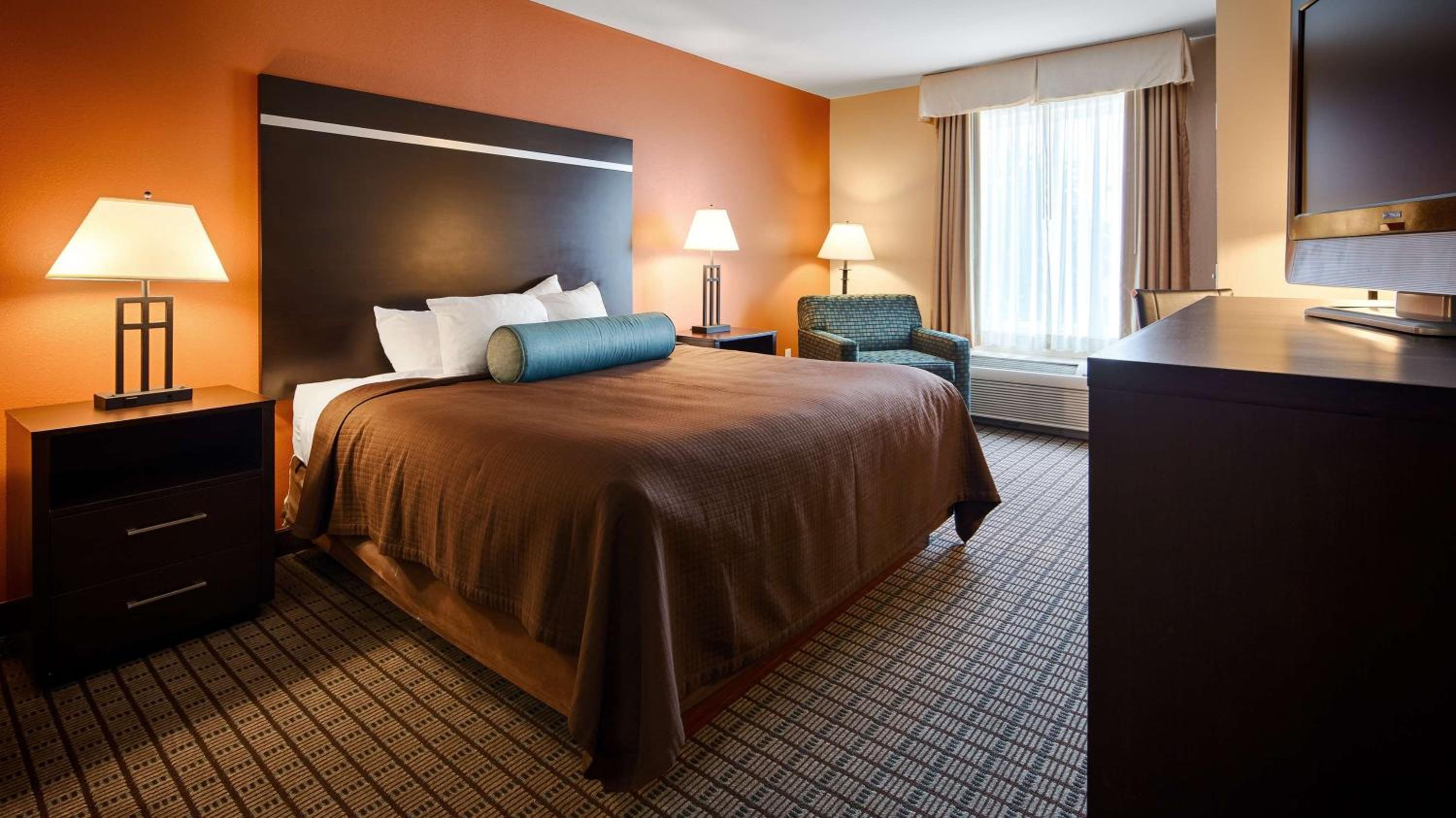 King Room - Non-Smoking - Photo 1