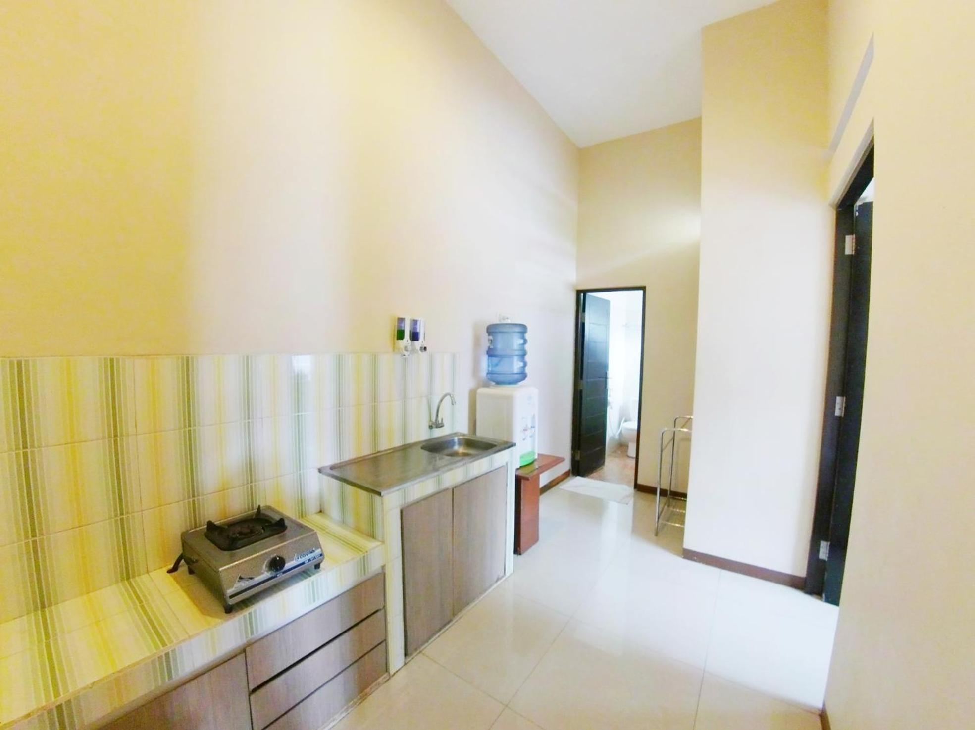 Two-Bedroom House - Photo 3