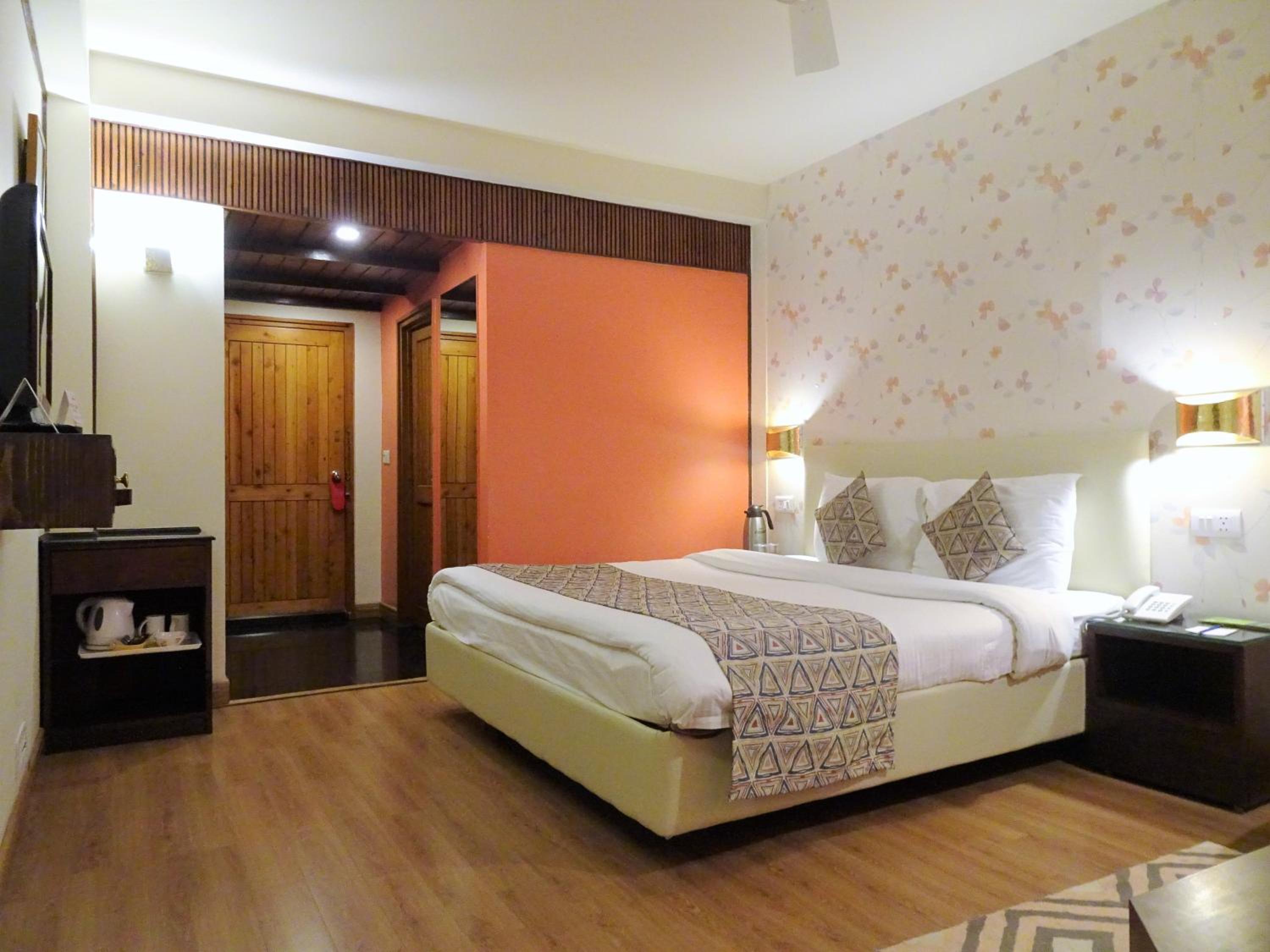 Super Deluxe Double Room - Photo 2