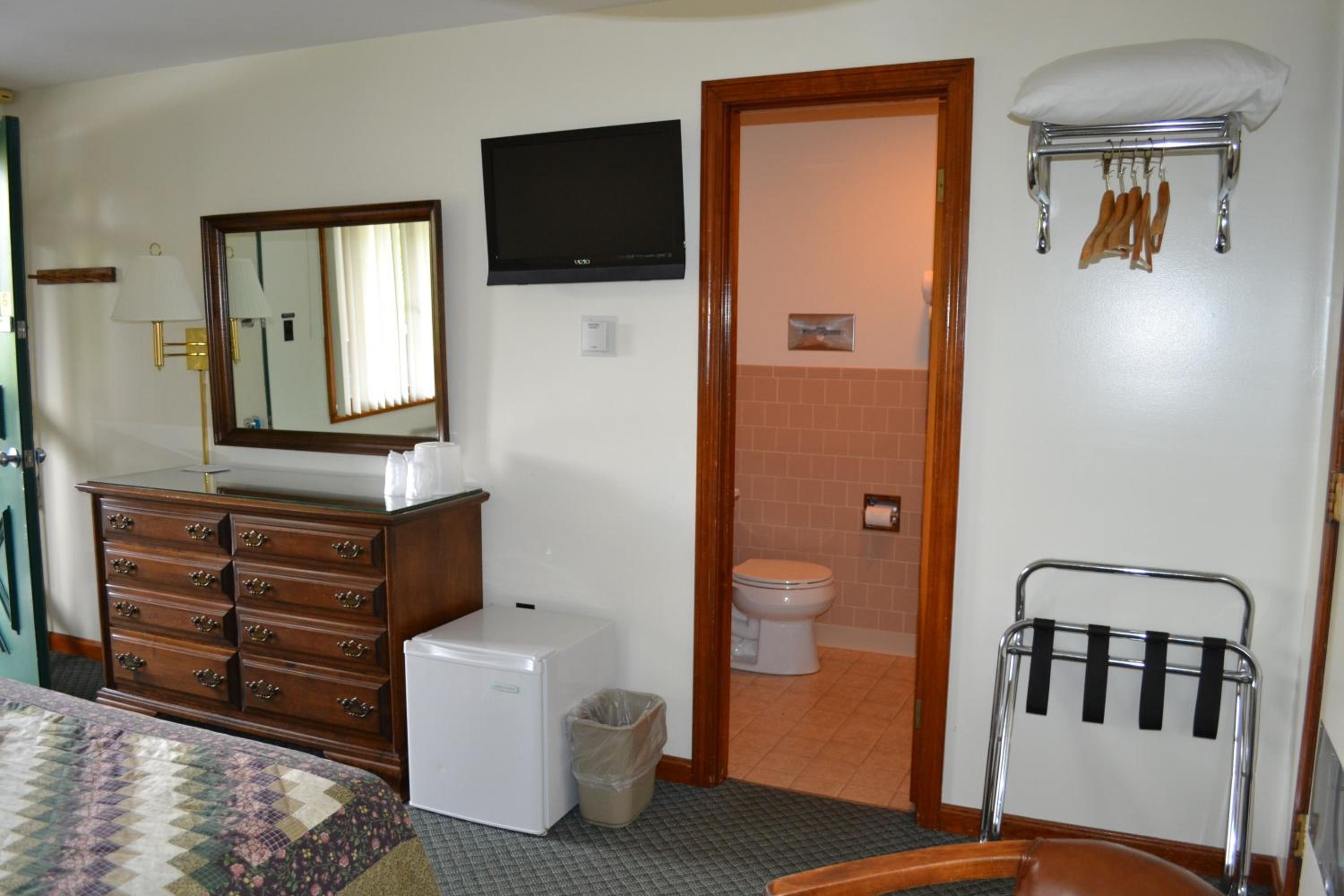 Queen Room with Balcony photo 1