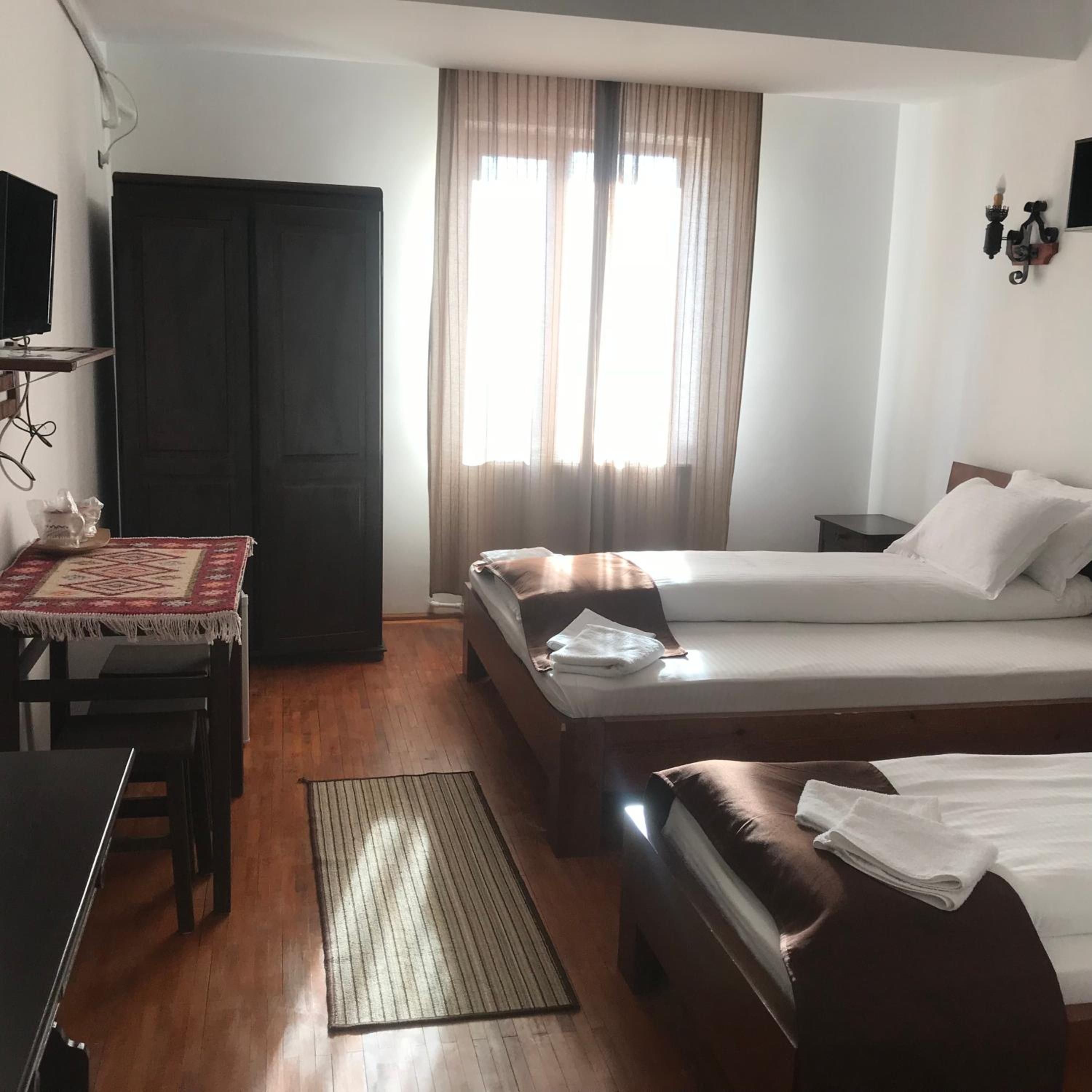 Triple Room with Bathroom photo 2