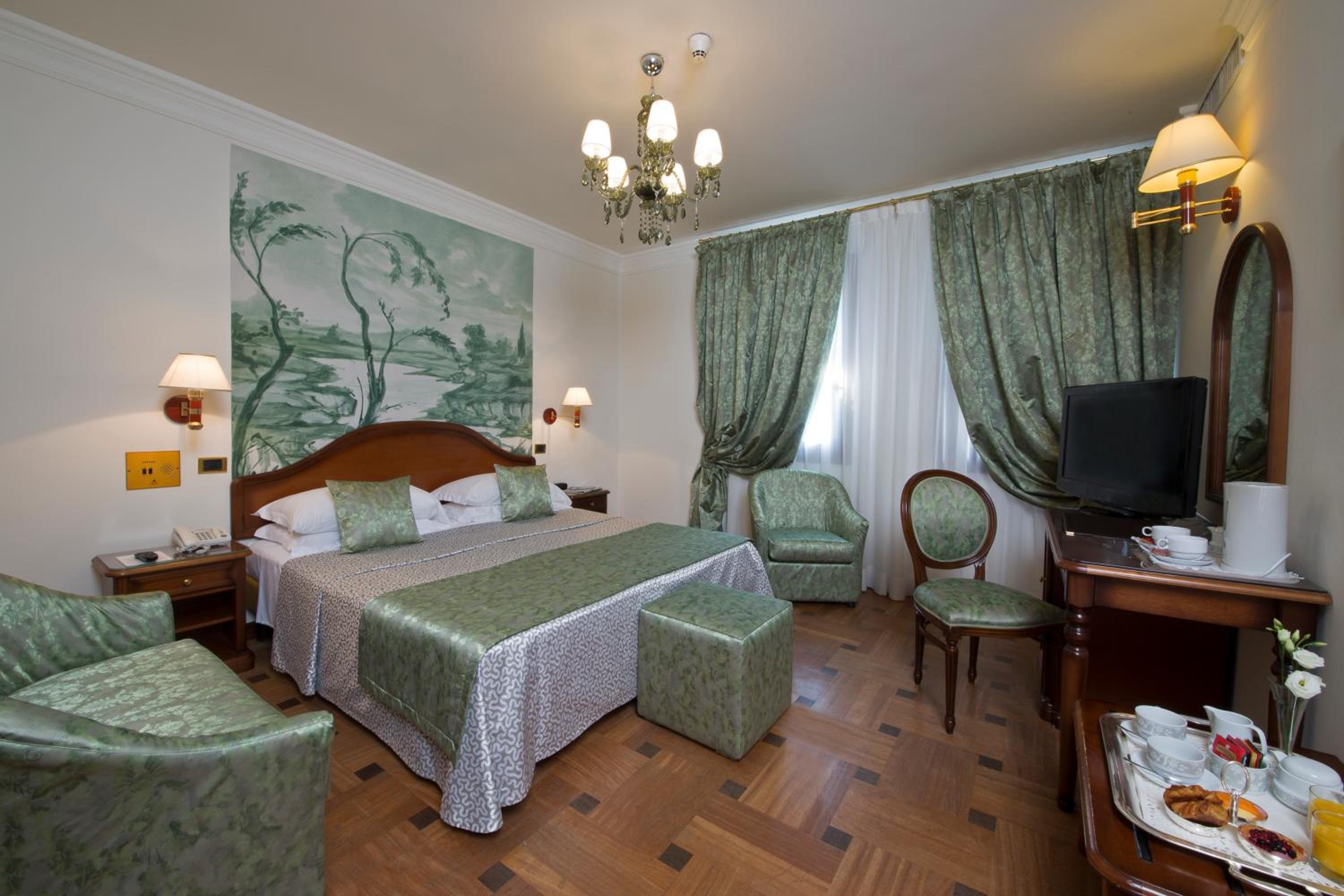 Classic Double Room - Photo 1