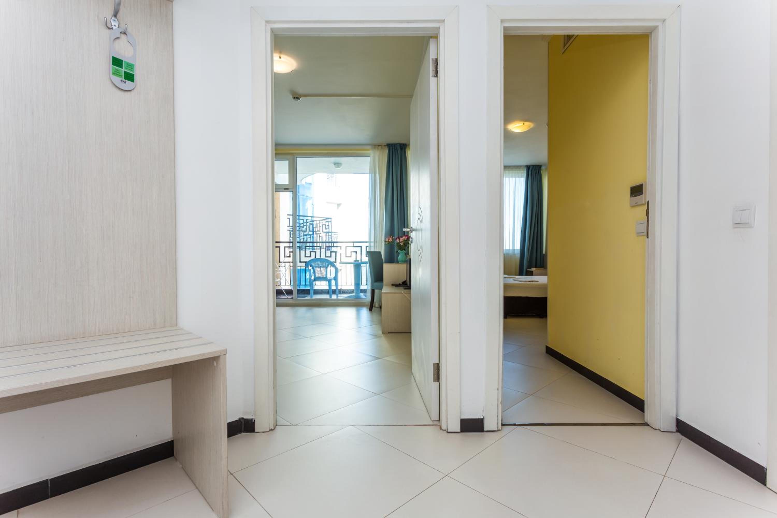One-Bedroom Suite With Balcony (2 Adults + 2 Children)