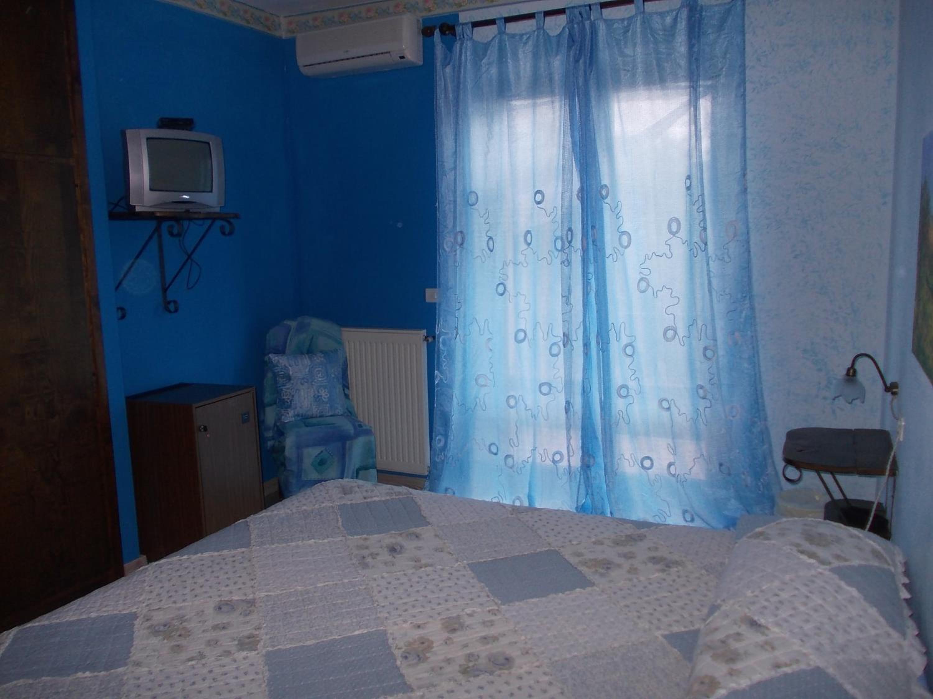 Double Room - Photo 7