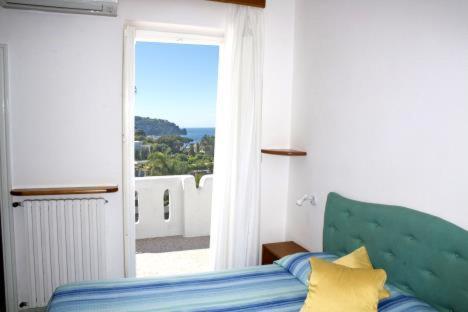 Double Room with Balcony - Photo 4