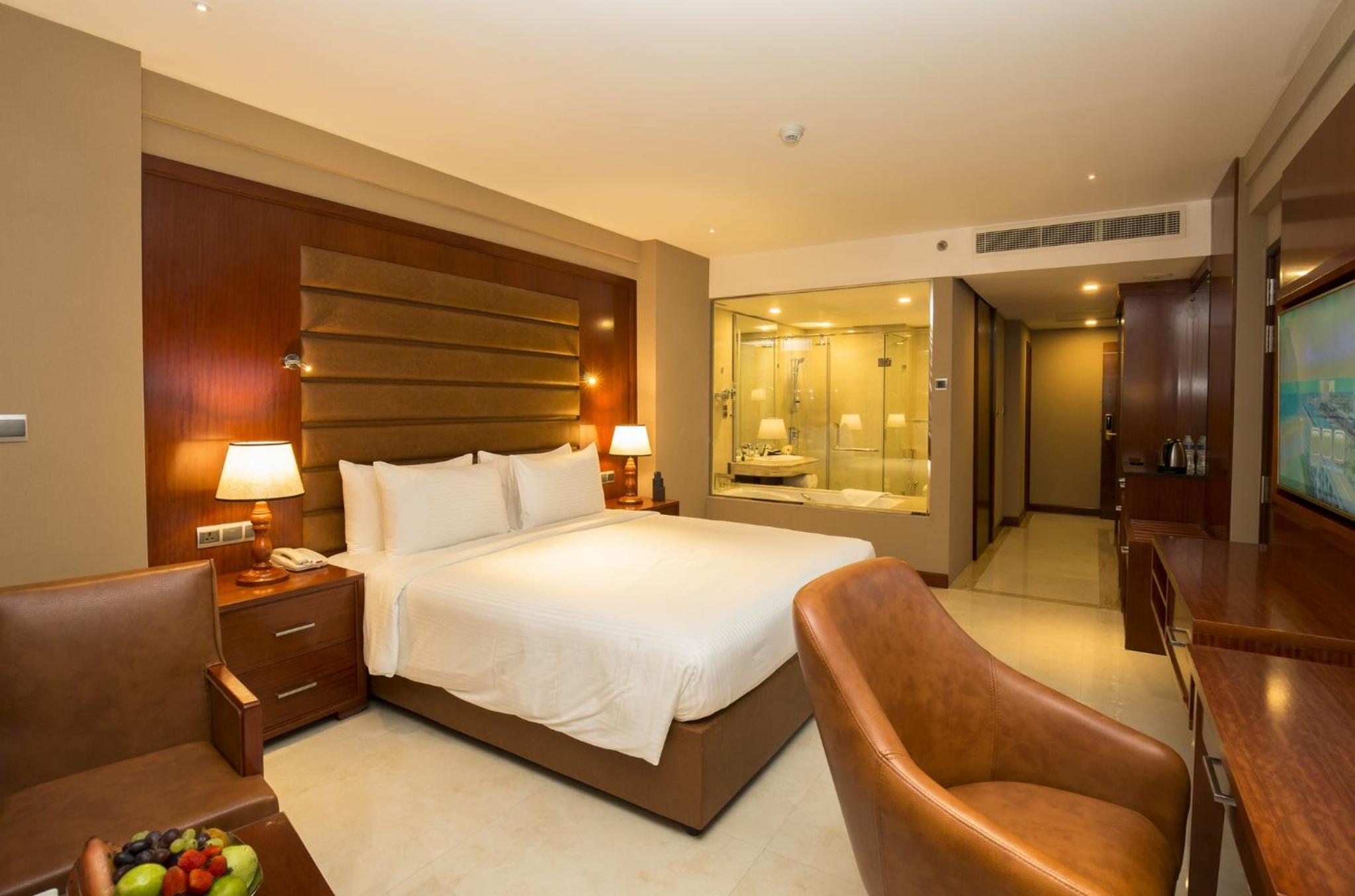 Habitación King con Vista al Mar Signature Plus con Tour por la Ciudad Complimentary y Acceso al Salón de Playa.