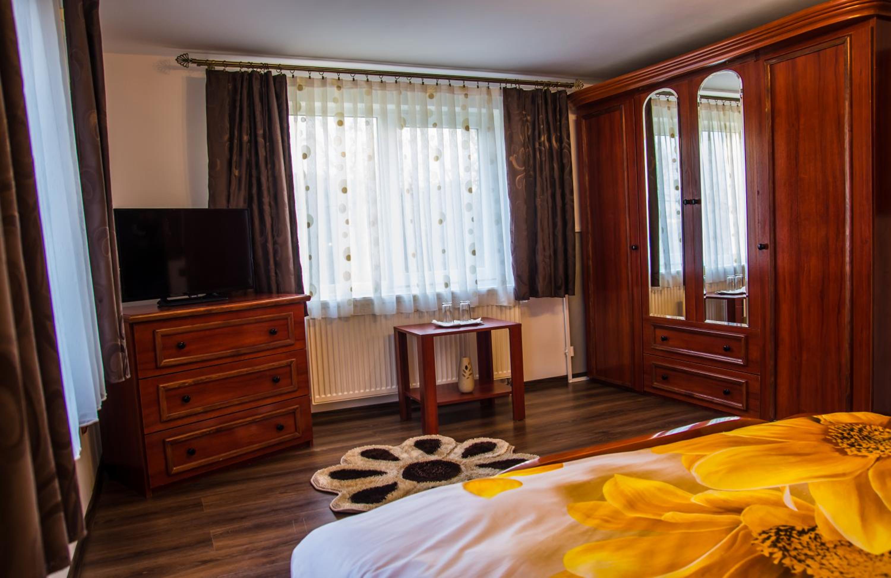 Apartment - Ground Floor - Photo 3