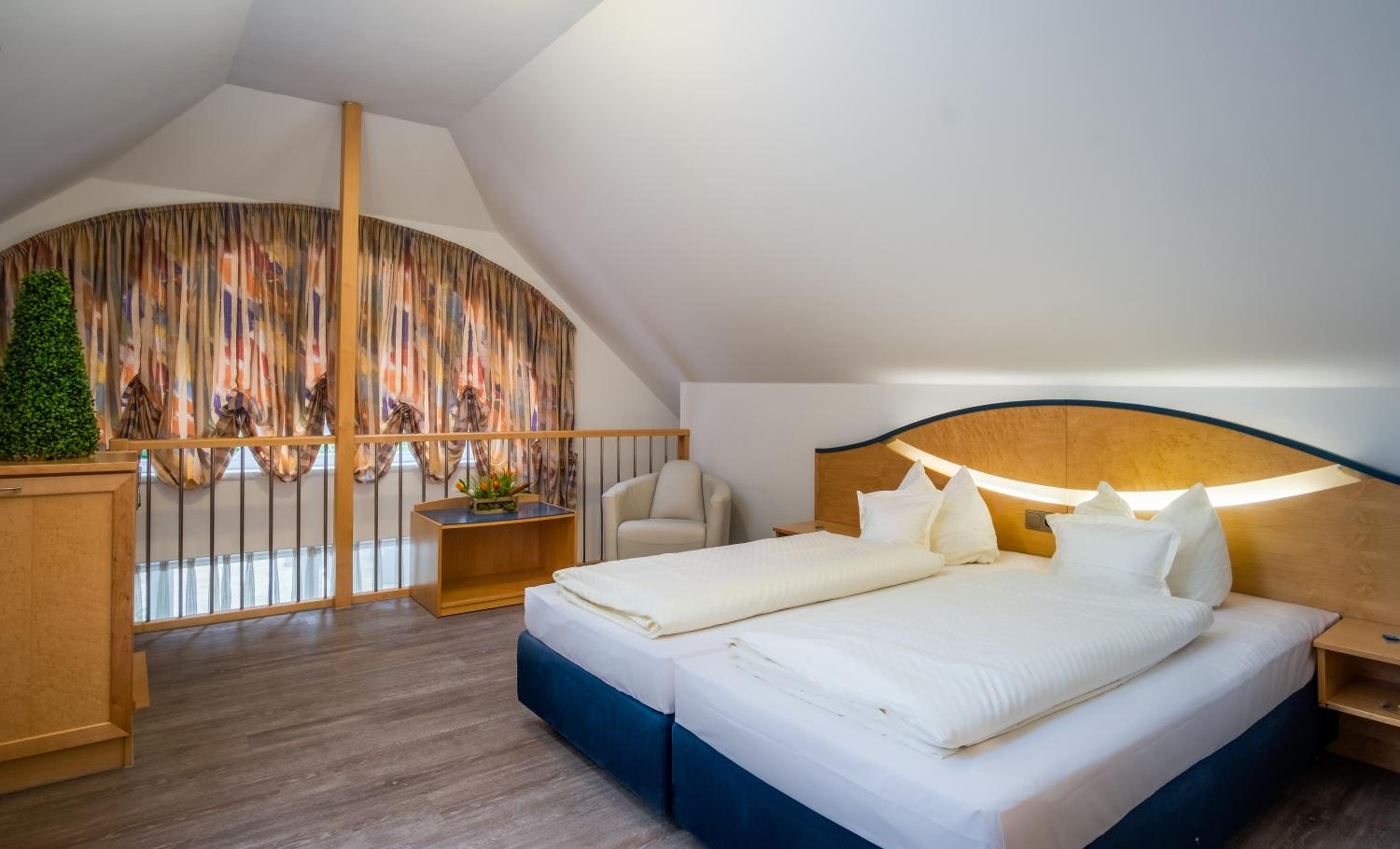 Suite - Photo 1