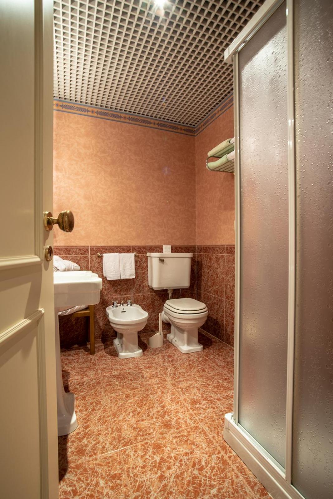 Standard Junior Suite - Photo 3
