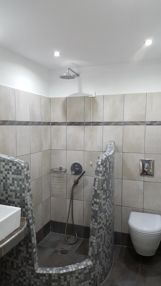 Quadruple Room - Photo 5
