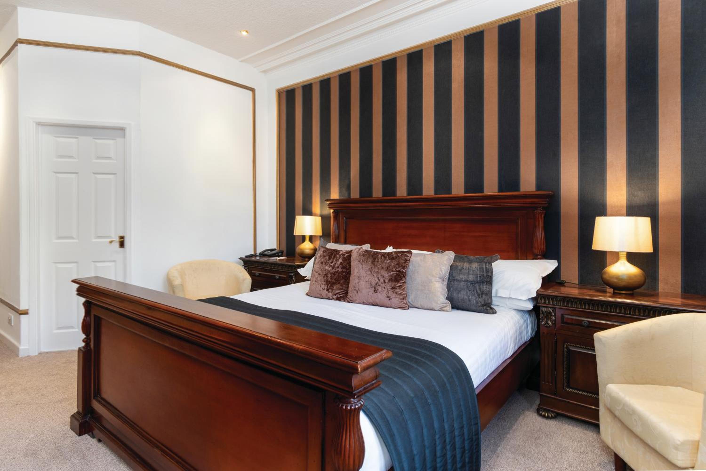 Deluxe King Room photo 2