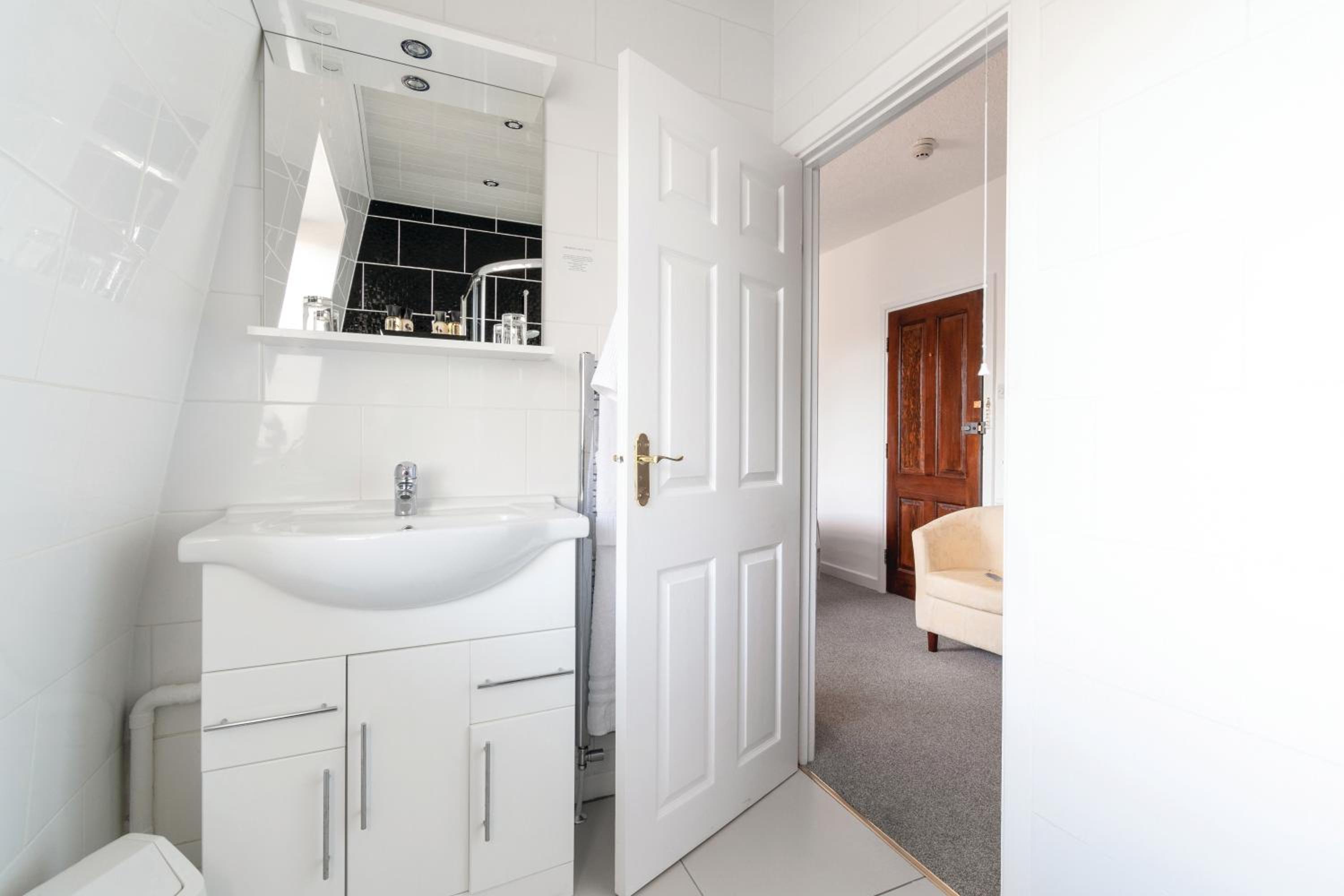 Standard Double or Twin Room photo 2