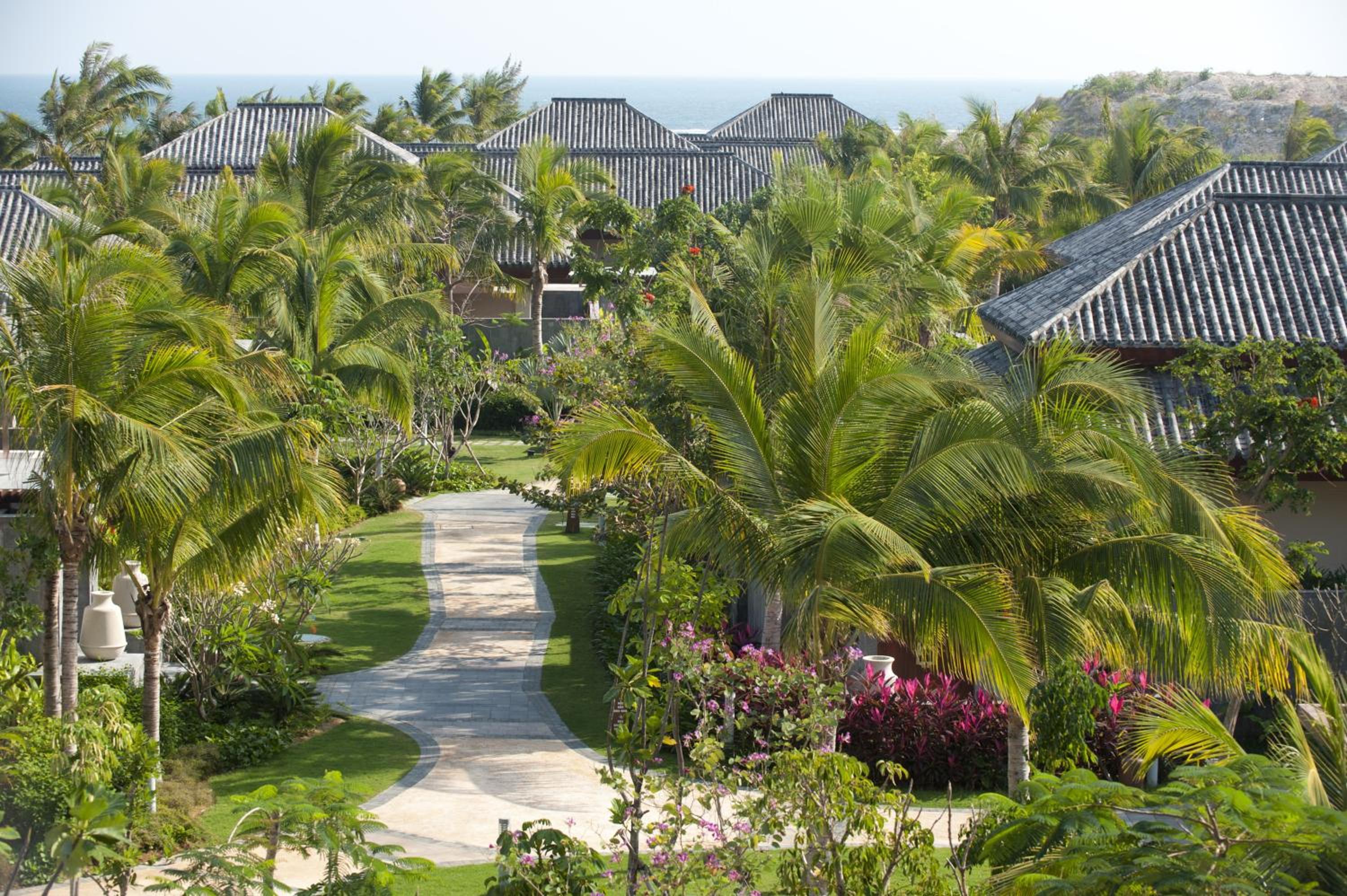 Two Bedroom Beachfront Pool Villa <First day Welcome fruit +Daily 4 pieces of free laundry service(T-Shirts only) + Need to make appointment 1 day in advance:  Complimentary daily 60 minutes message for one person only> - Photo 5