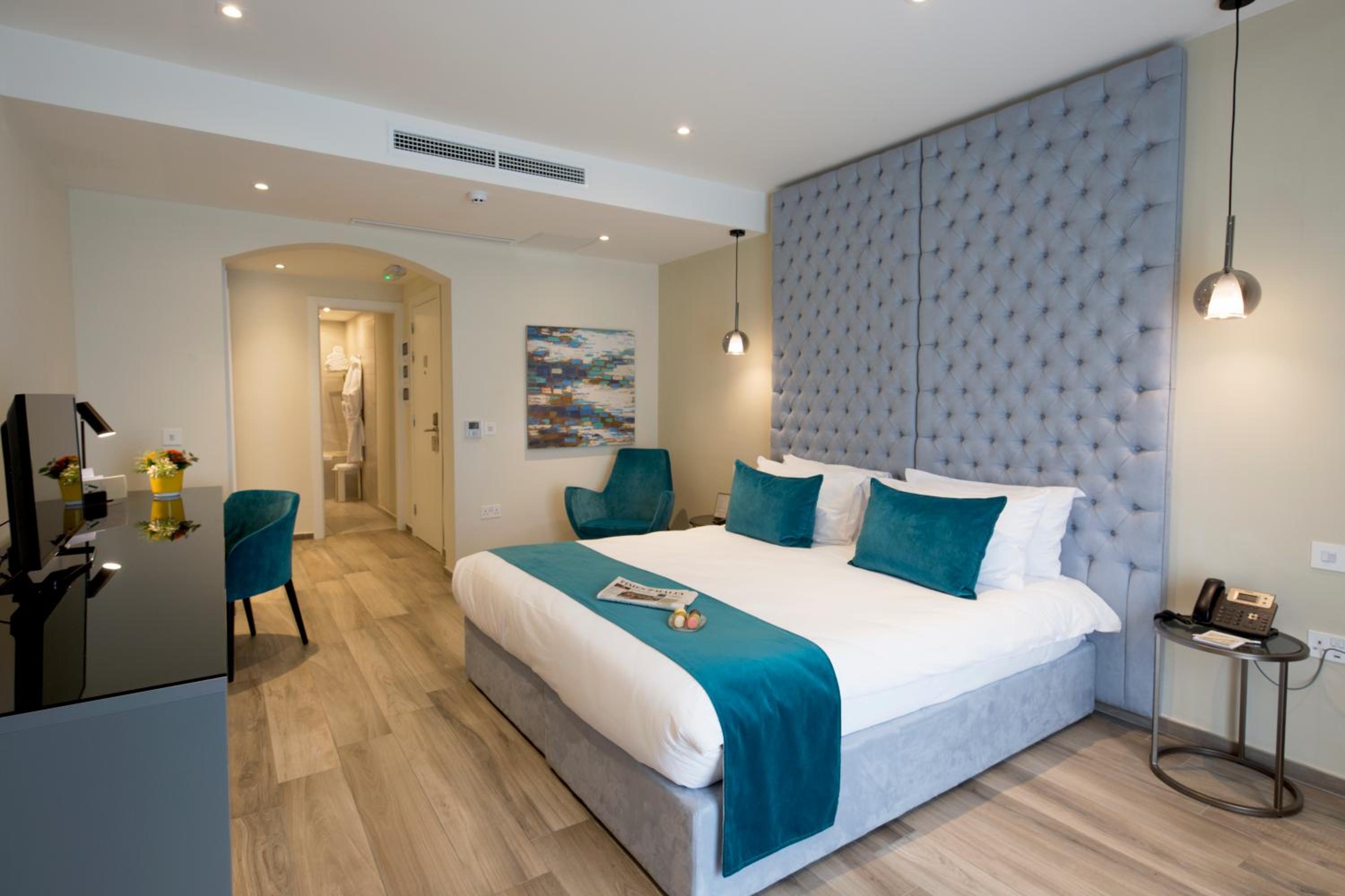 Superior Double or Twin Room photo 3
