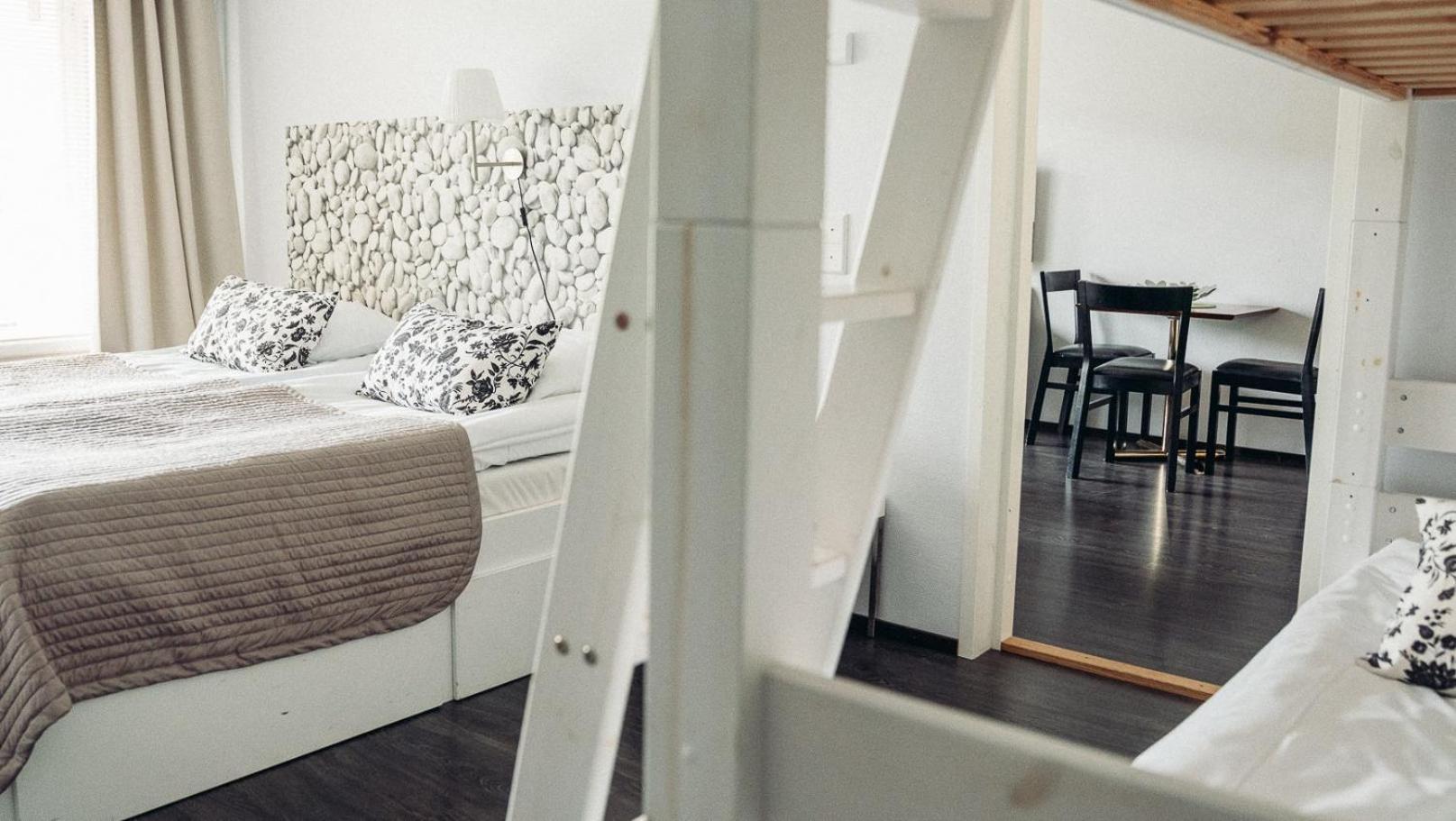Family Room with Terrace photo 3