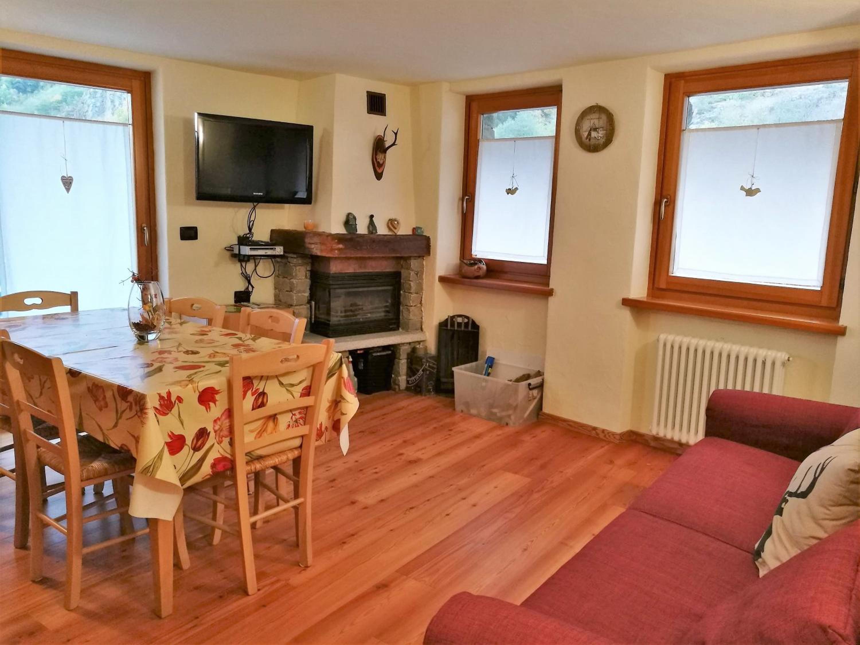 Apartment photo 2