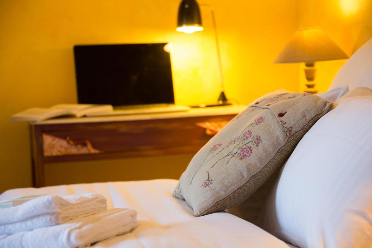 Standard Double Room - Photo 2