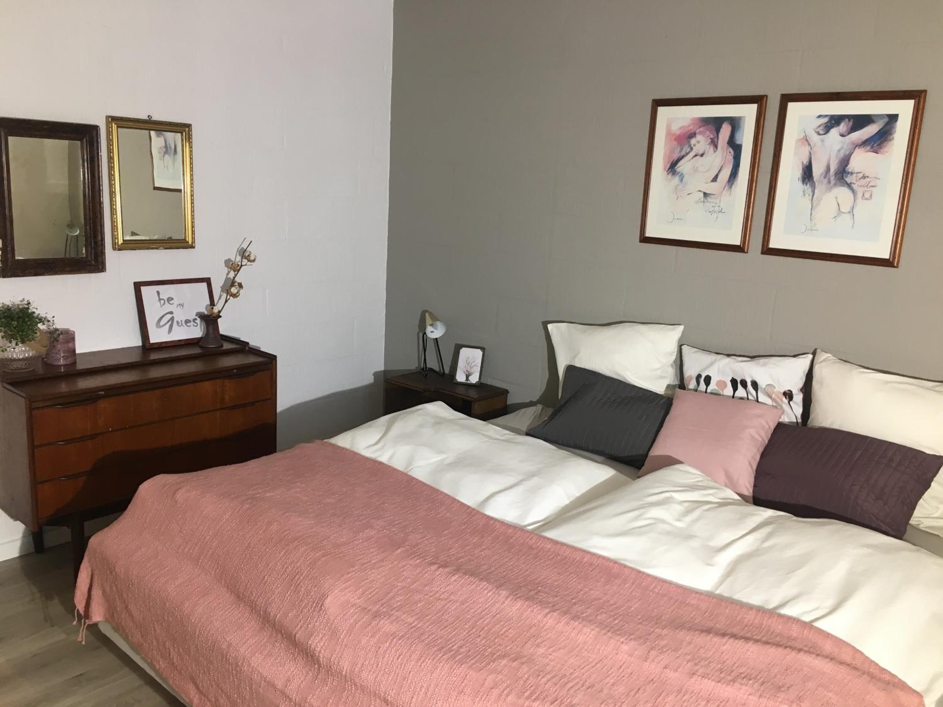 Double or Twin Room with Shared Bathroom photo 2