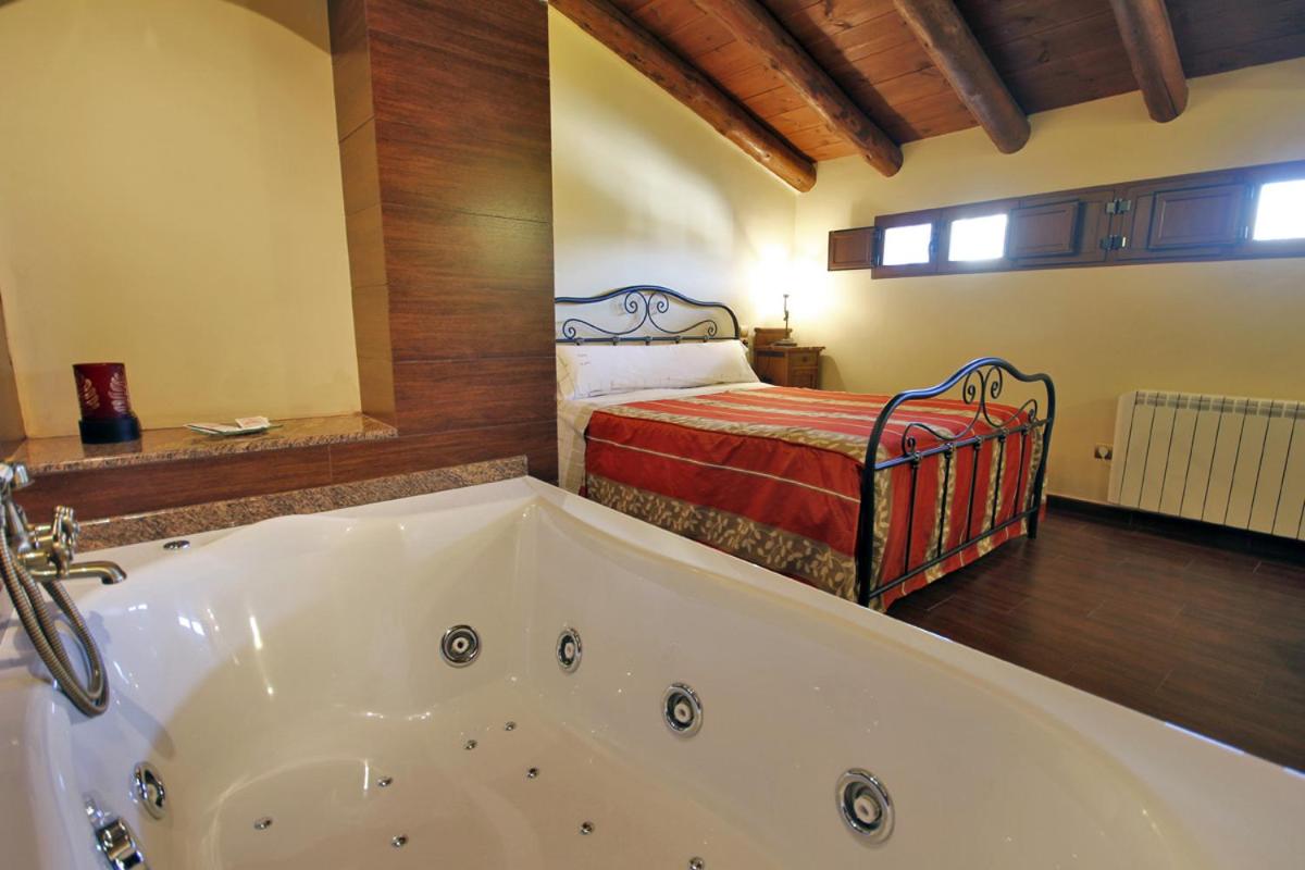 Maisonette with Jacuzzi photo 3