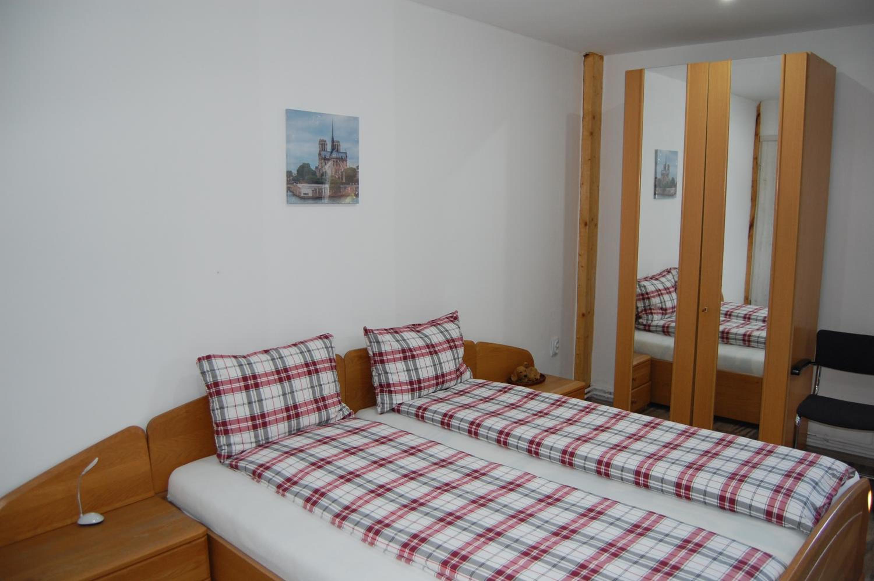 One-Bedroom Apartment - Photo 1