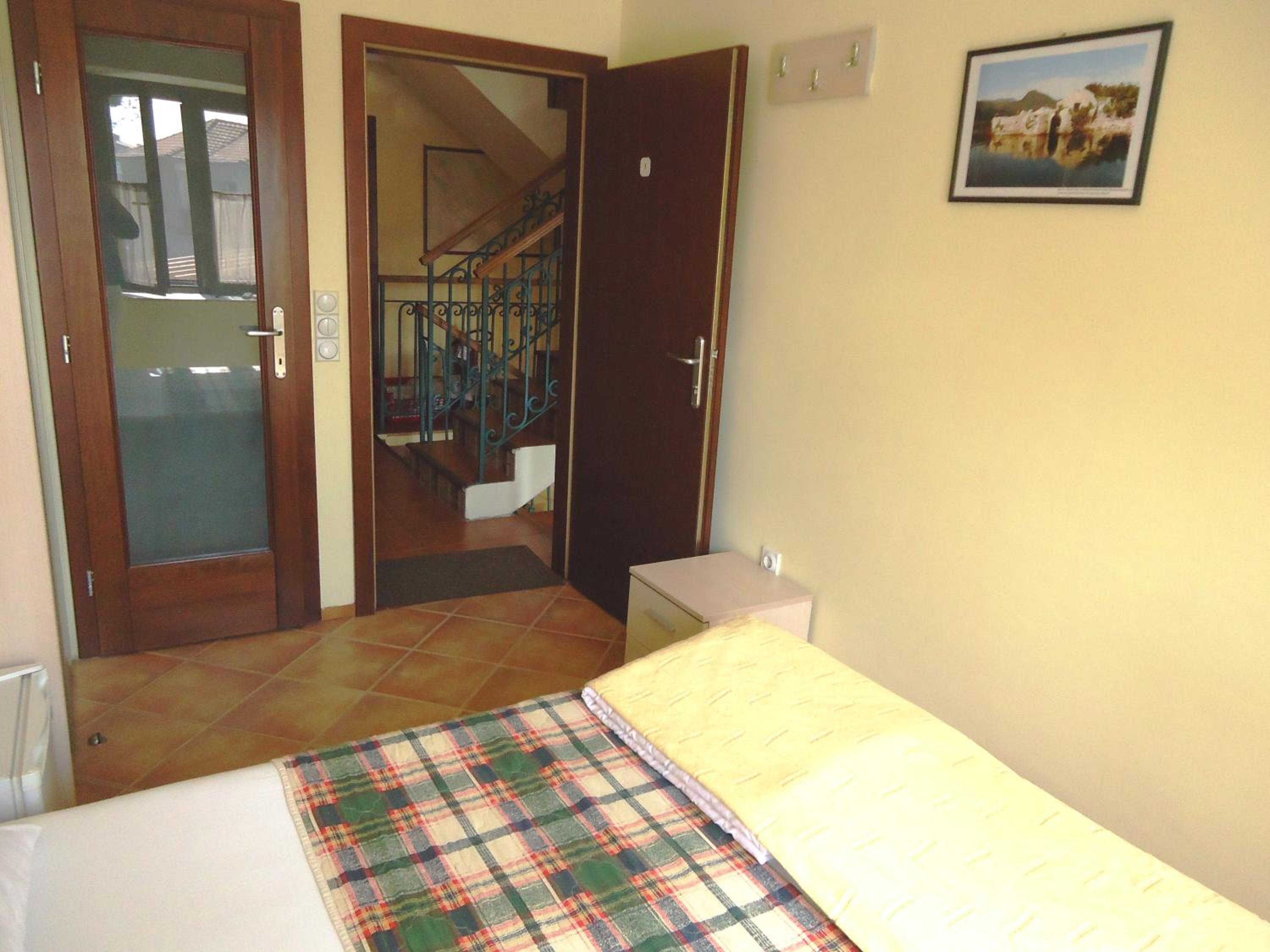 Standard Double Room - Photo 7