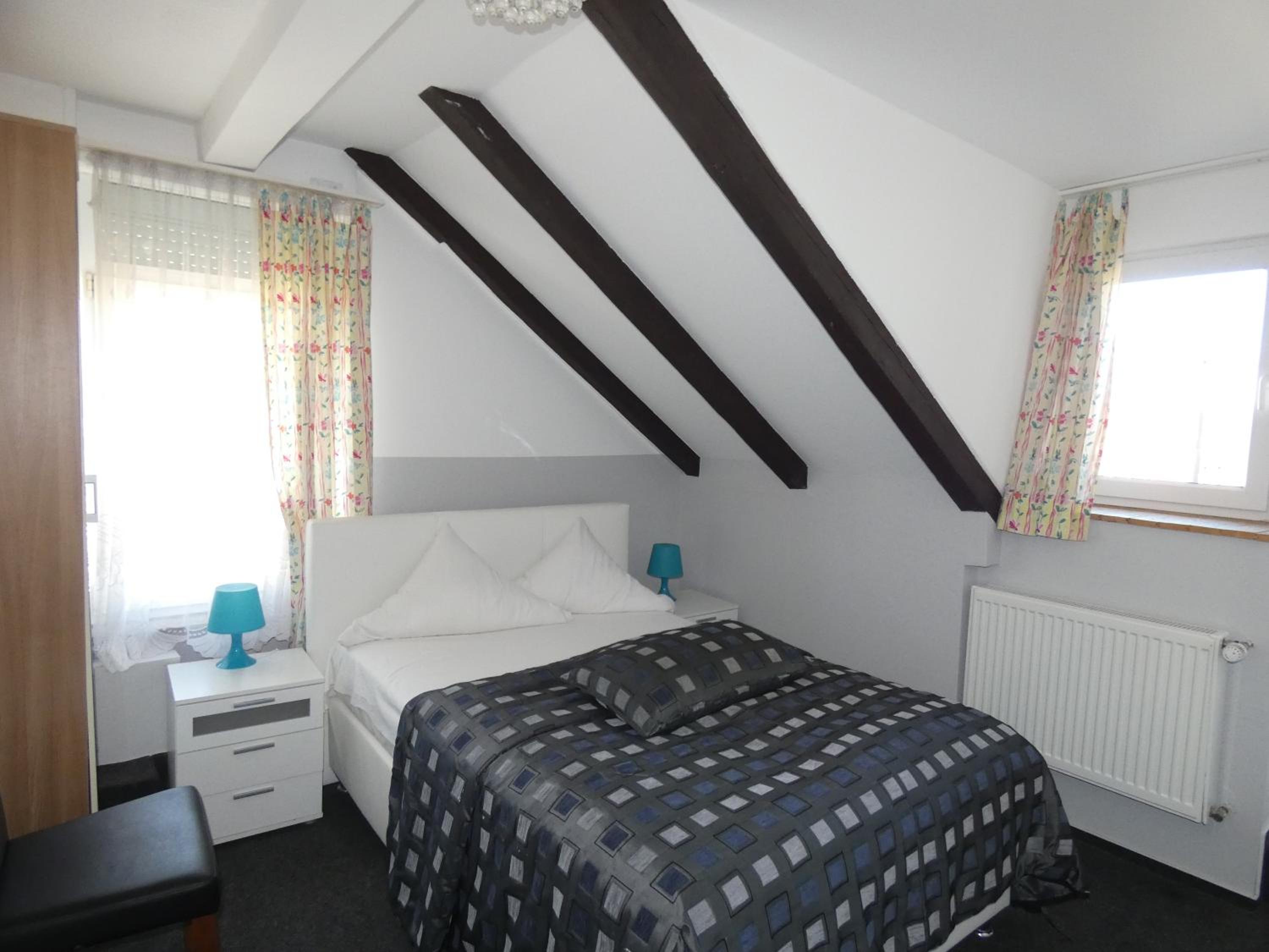 Double Room - Photo 5