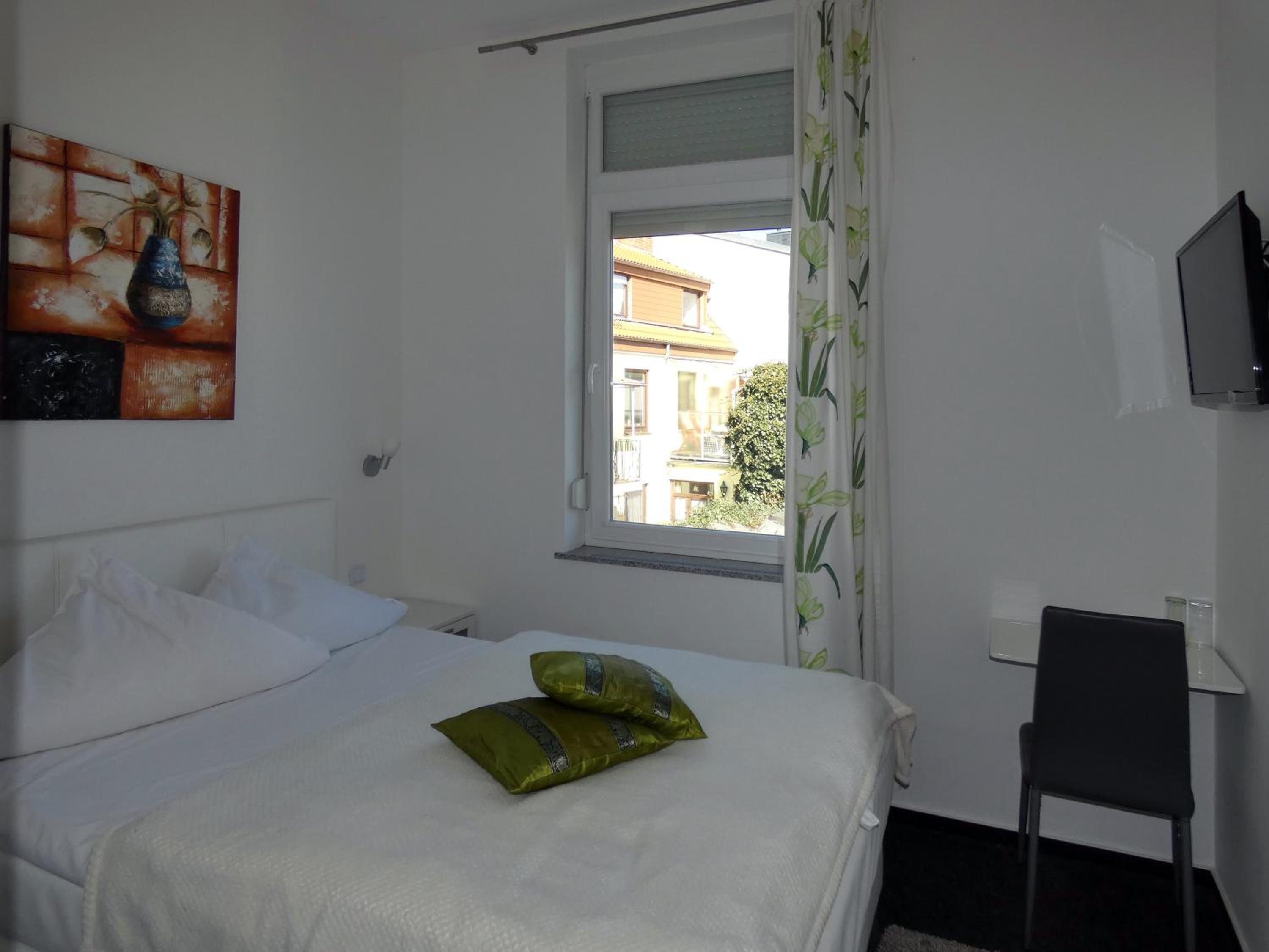 Double Room - Photo 2