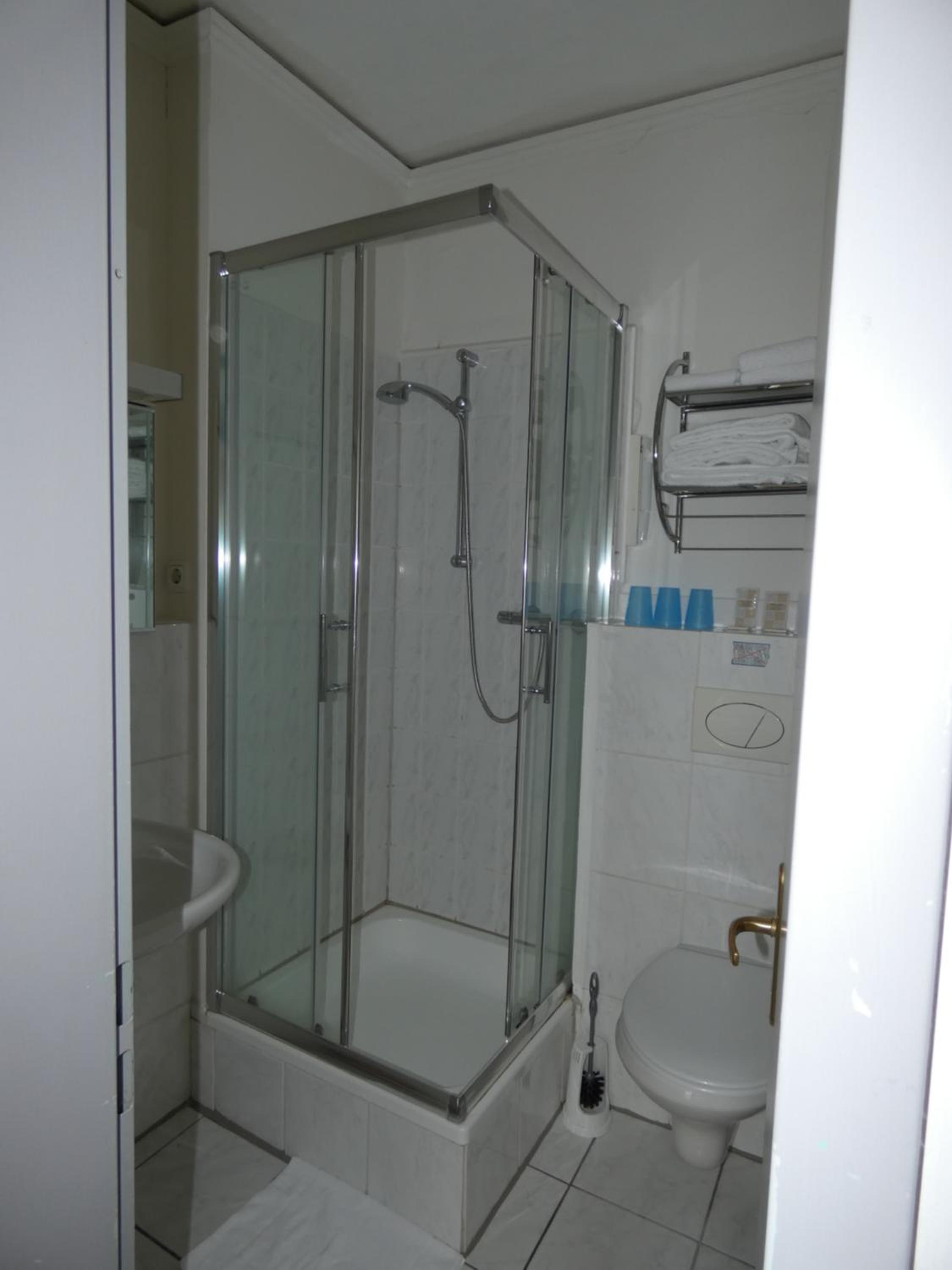 Triple Room - Photo 11