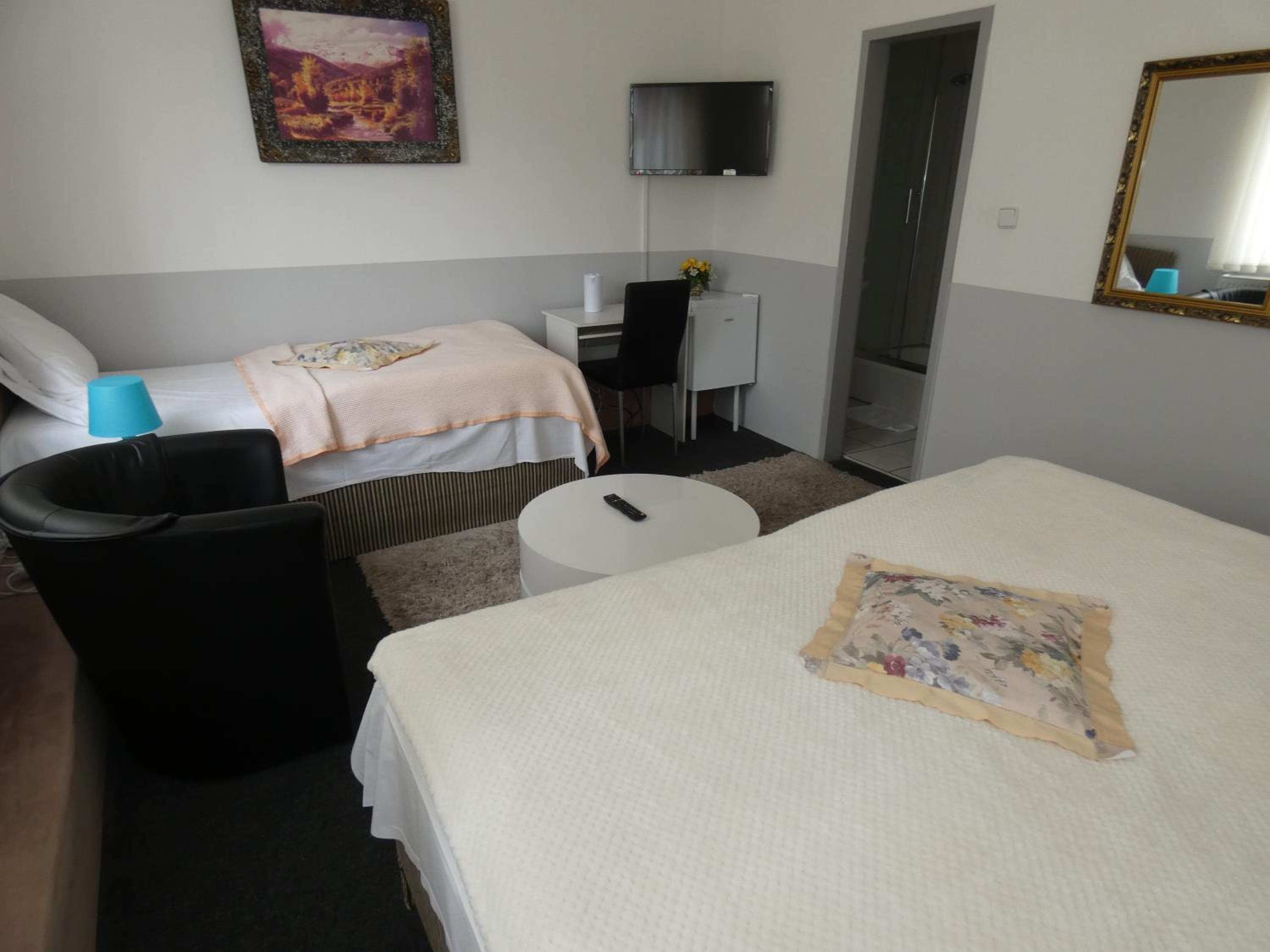 Triple Room - Photo 8