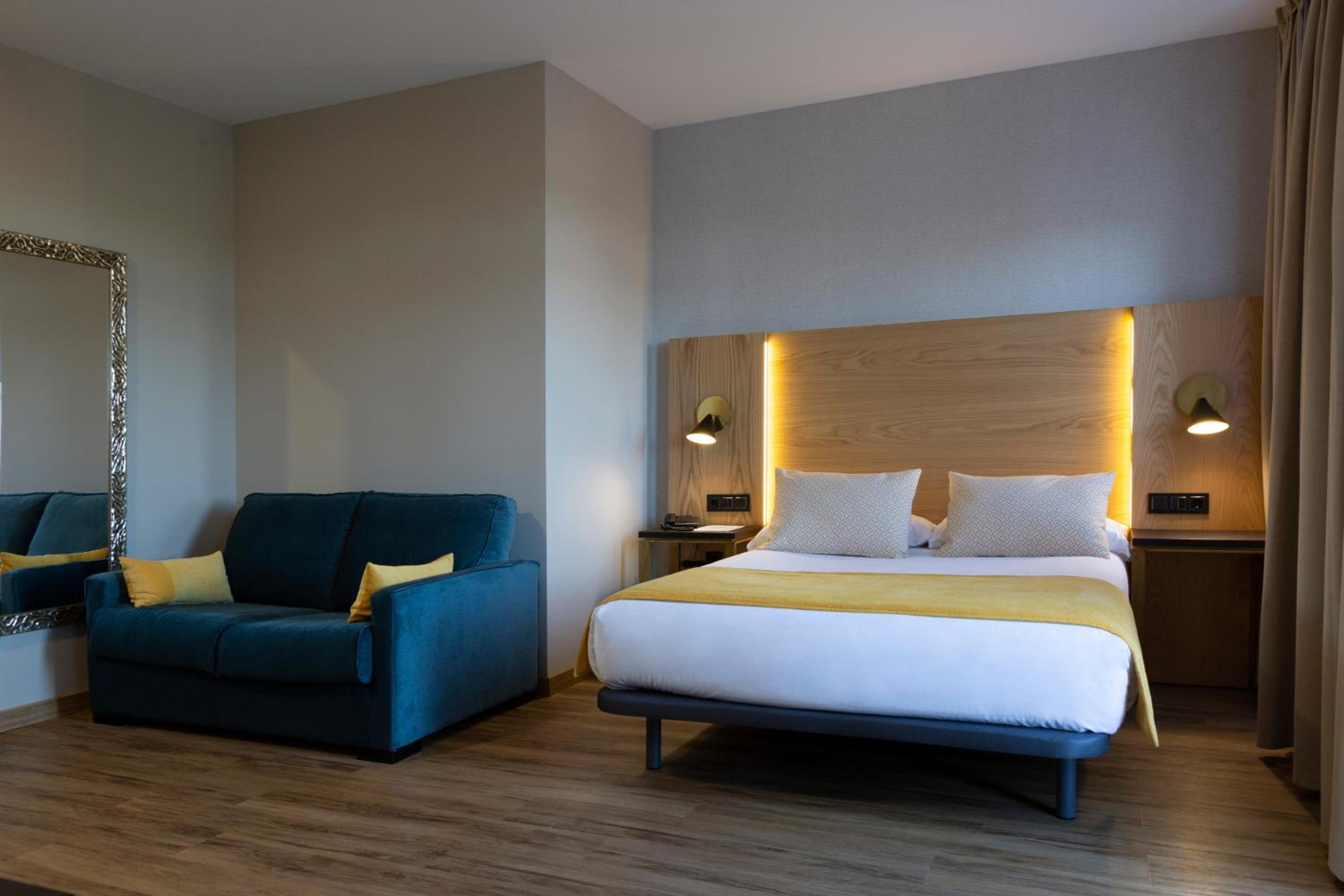 Double Room with Terrace - Photo 10