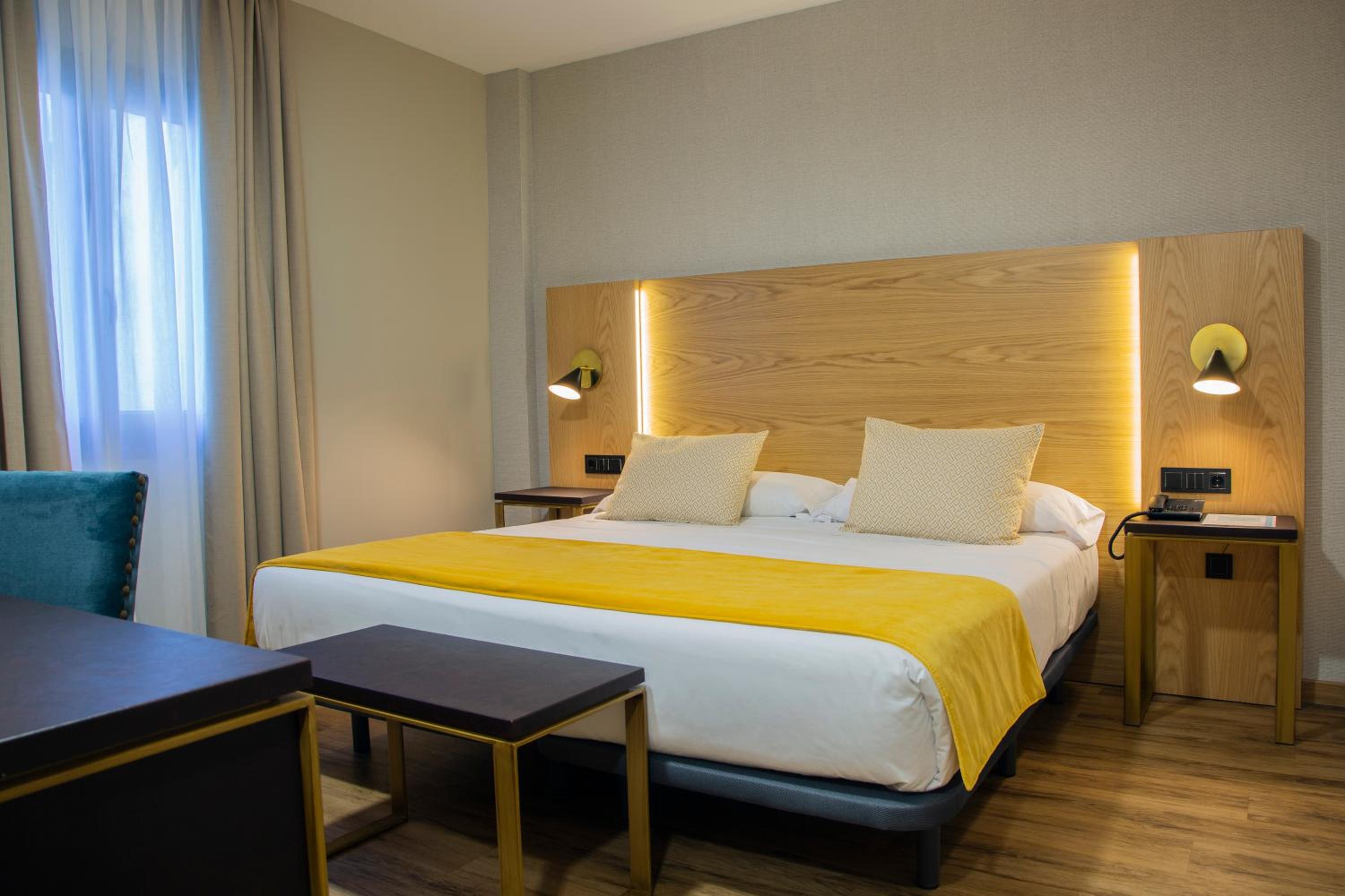 Double or Twin Room (1 Adult) - Photo 8
