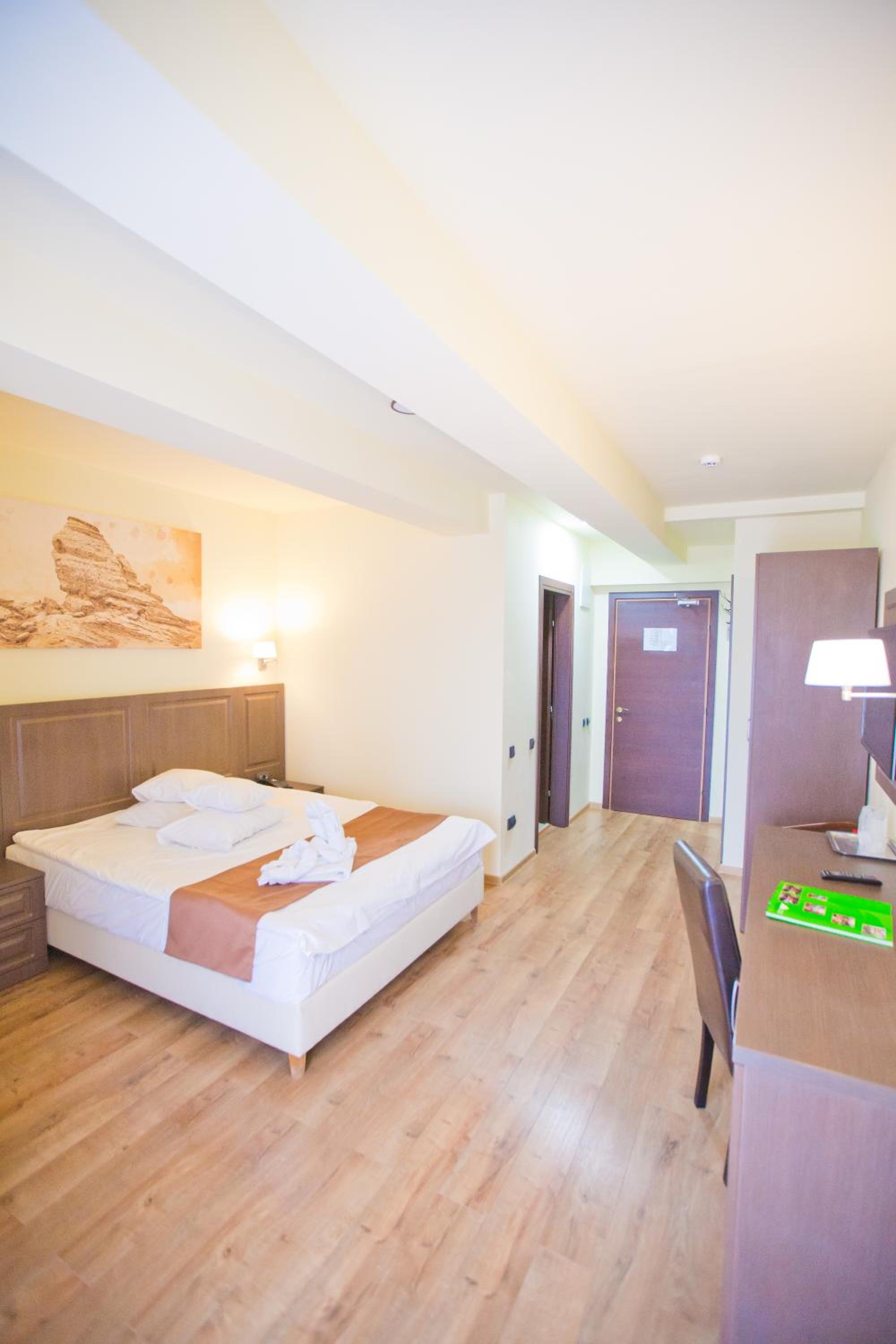 Deluxe Double Room - Photo 4