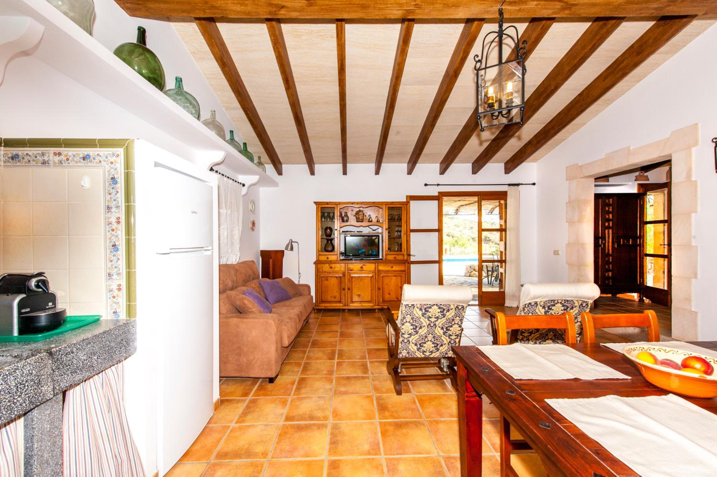 Villa photo 2