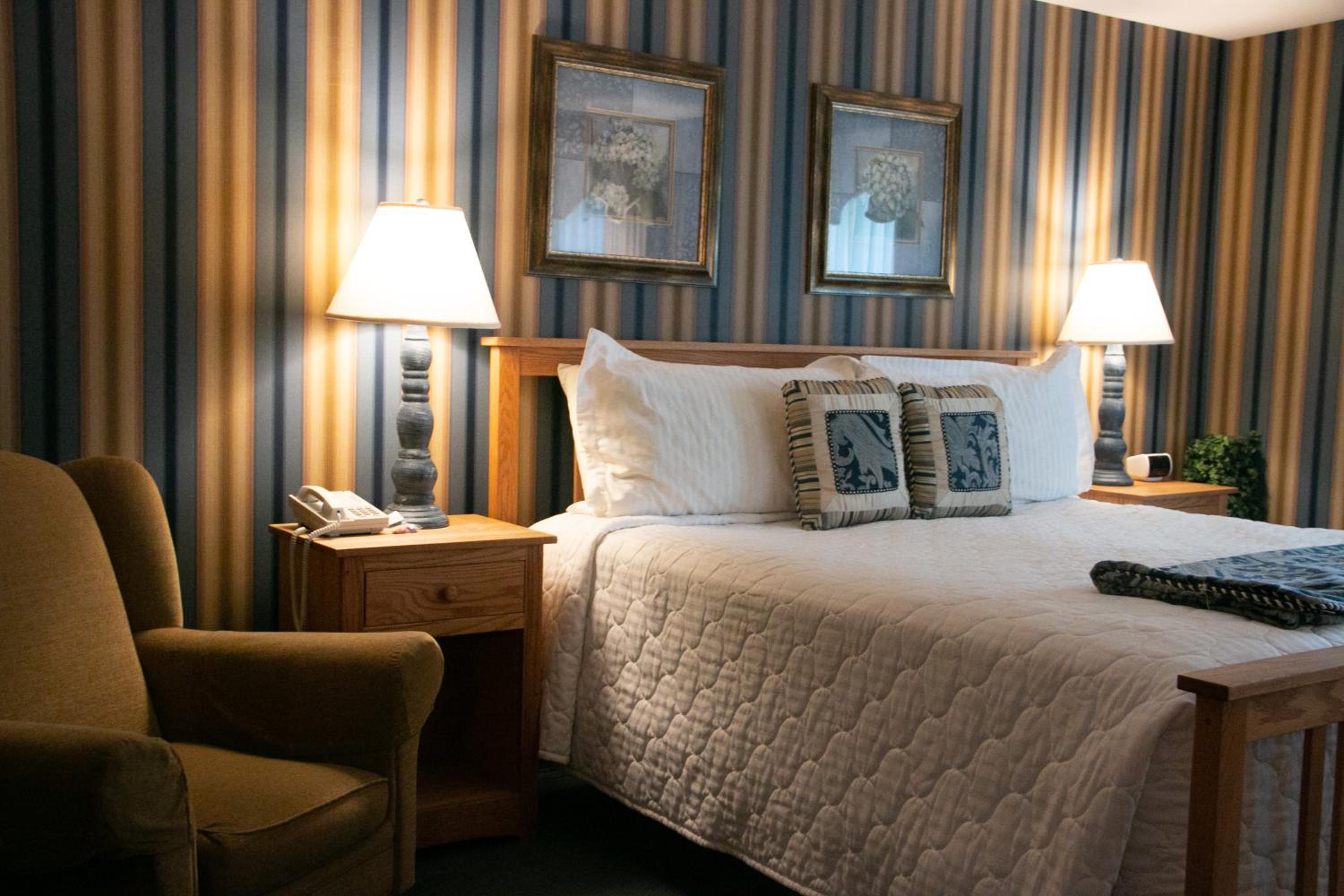 Atrium King Room photo 3